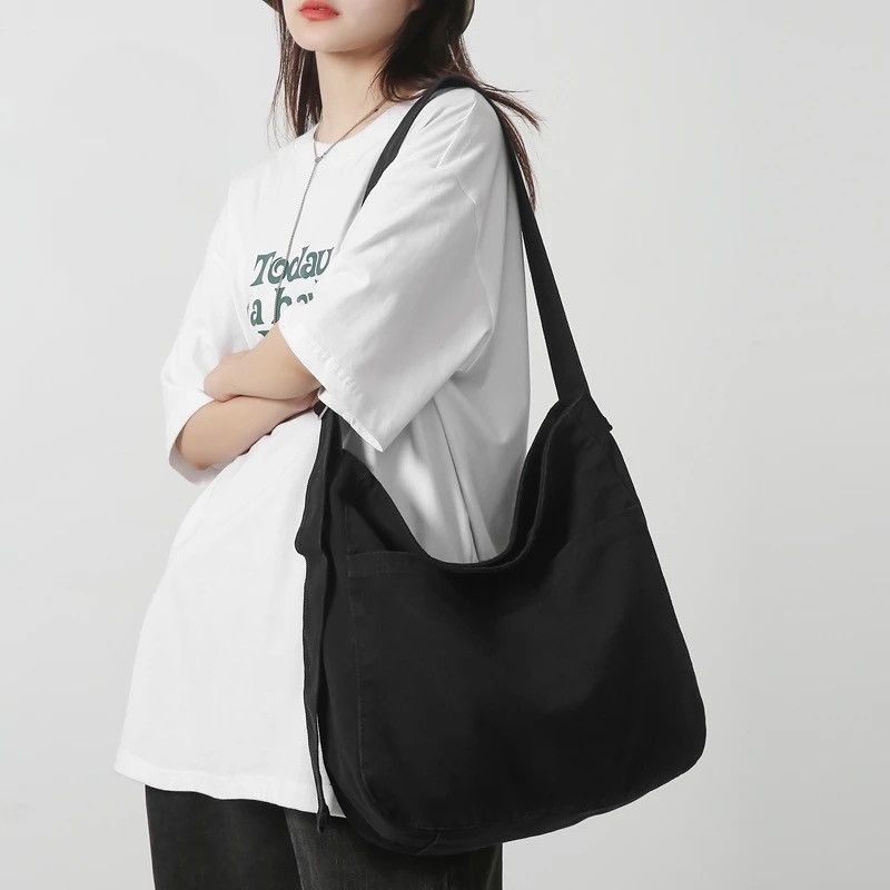 Japanese Brand Casual Canvas Crossbody Bag Size ONE SIZE - 1 Thumbnail