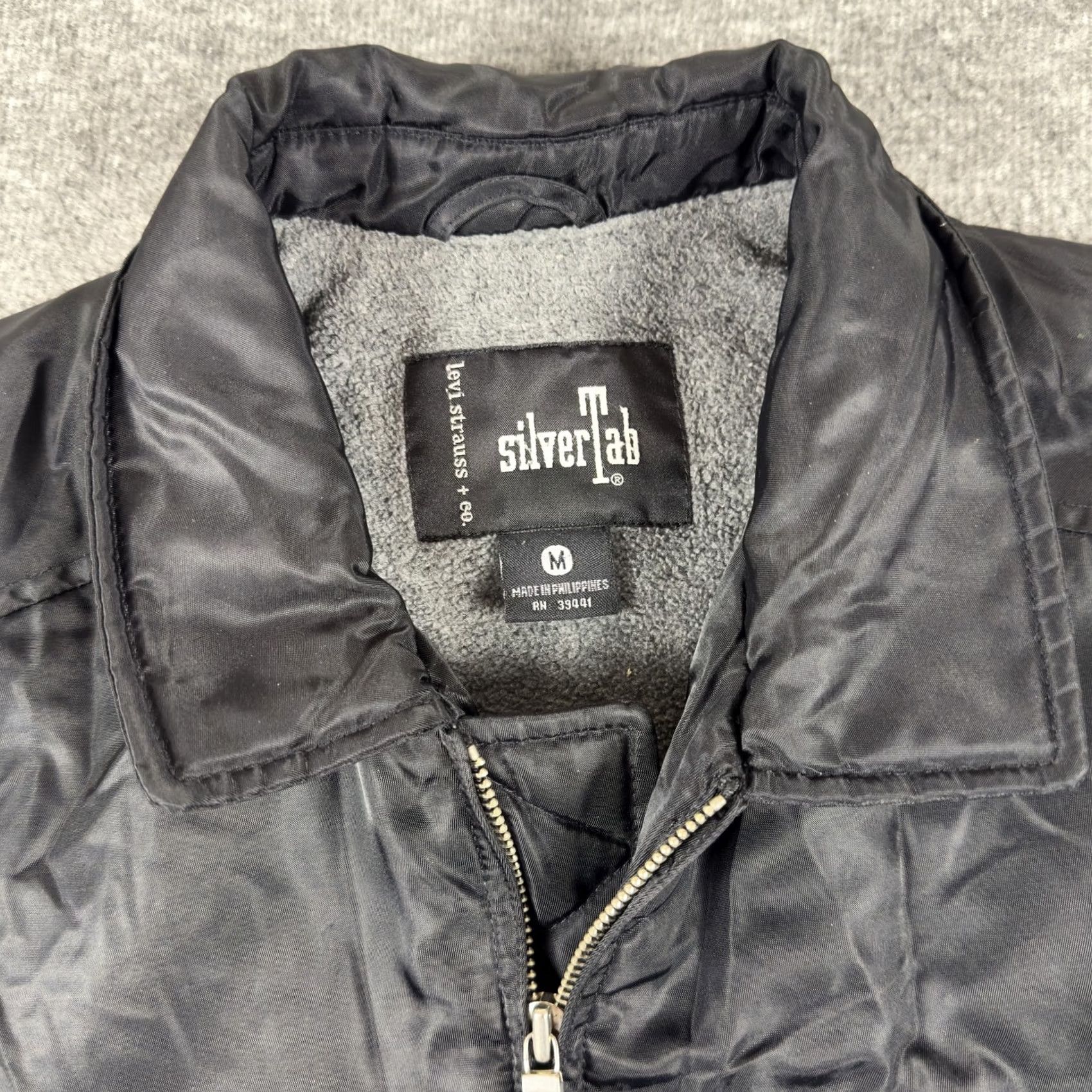 Levi's Item Specifications: Brand: Nike Size US M / EU 48-50 / 2 - 2 Thumbnail