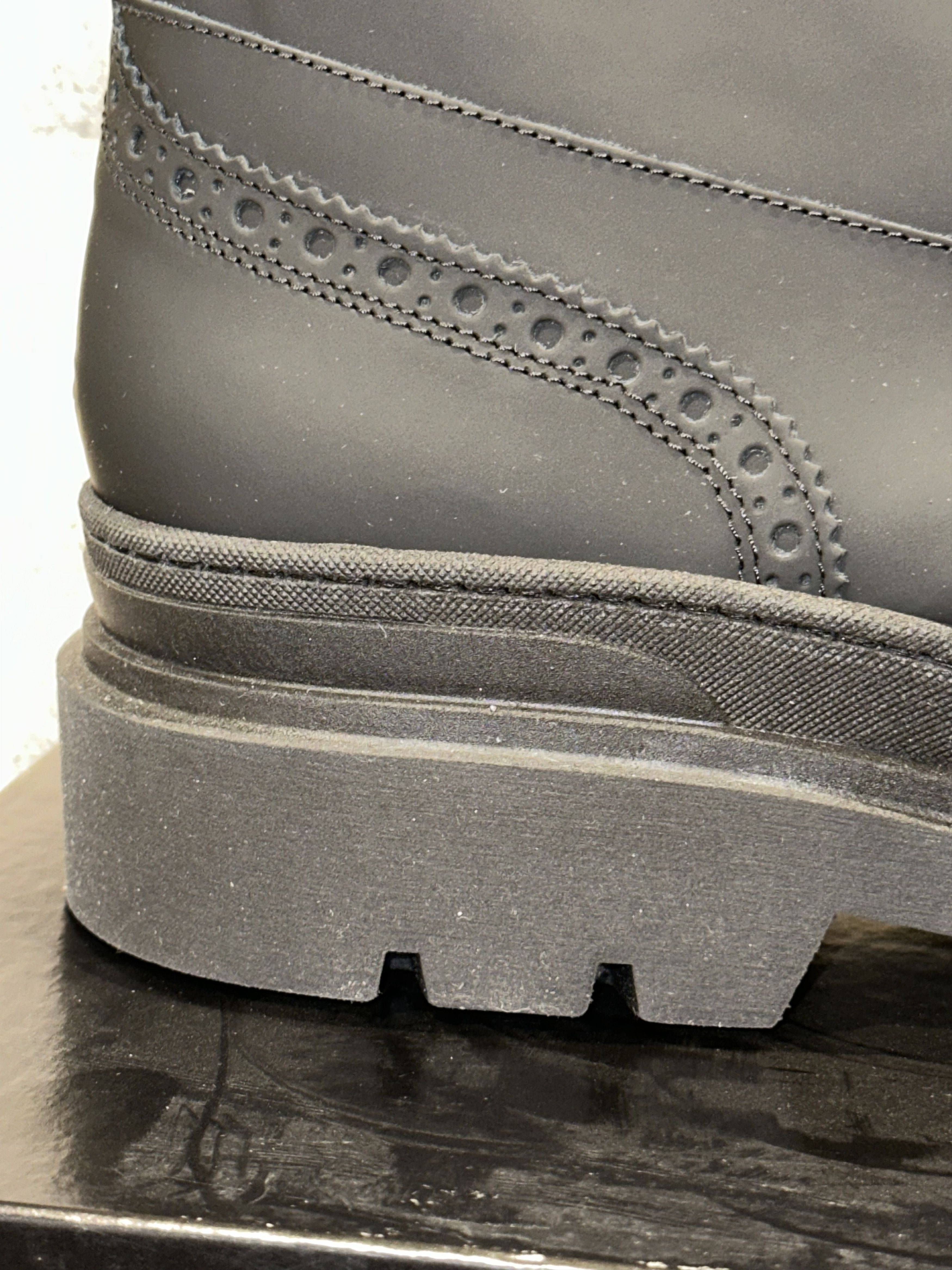 Saks Fifth Avenue Saks Fifth Avenue Collection Matte Boots $400 size12(45) Size US 12 / EU 45 - 4 Thumbnail