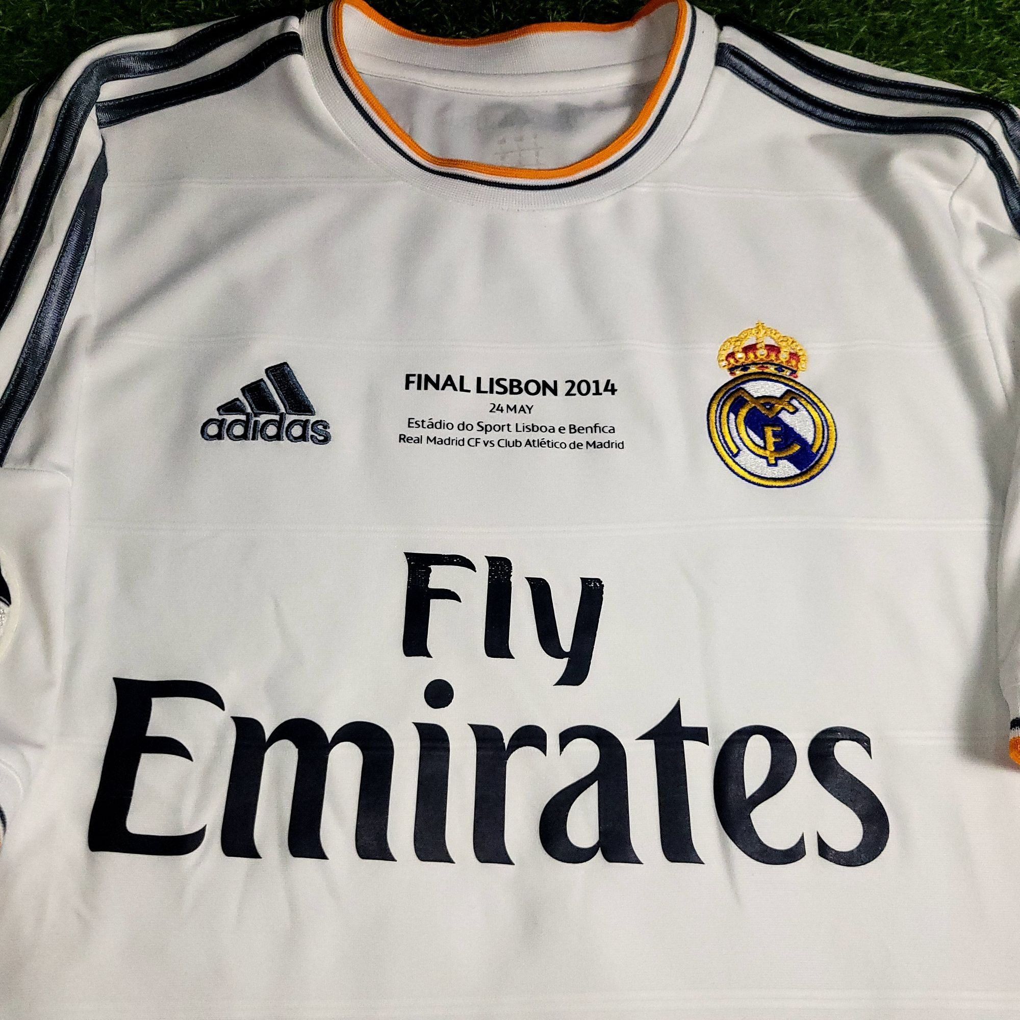 Adidas Ronaldo Real Madrid UEFA FINAL 2013 2014 Soccer Jersey L Size US L / EU 52-54 / 3 - 3 Thumbnail