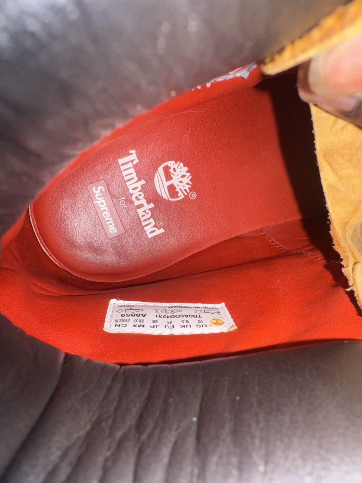 Supreme Supreme “Diamond Plate” Timberland Boots Size US 10 / EU 43 - 9 Thumbnail