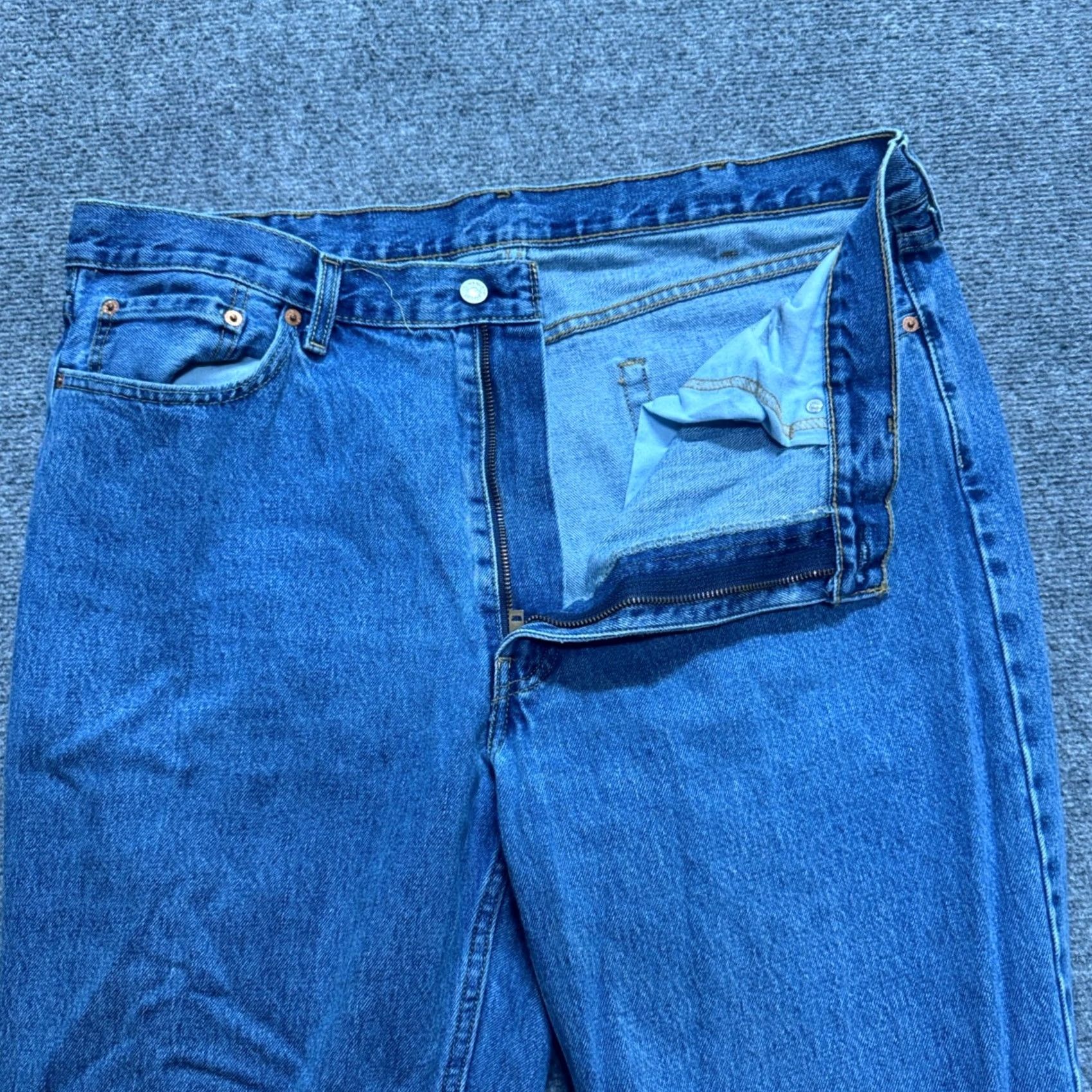 Vintage Levi 550 Denim Jeans Men 38x34 Light Blue Washed Relaxed Fit Original Denim Straight Jeans Mens Blue 550 Levi Jeans Vintage style? Size US 38 / EU 54 - 3 Thumbnail