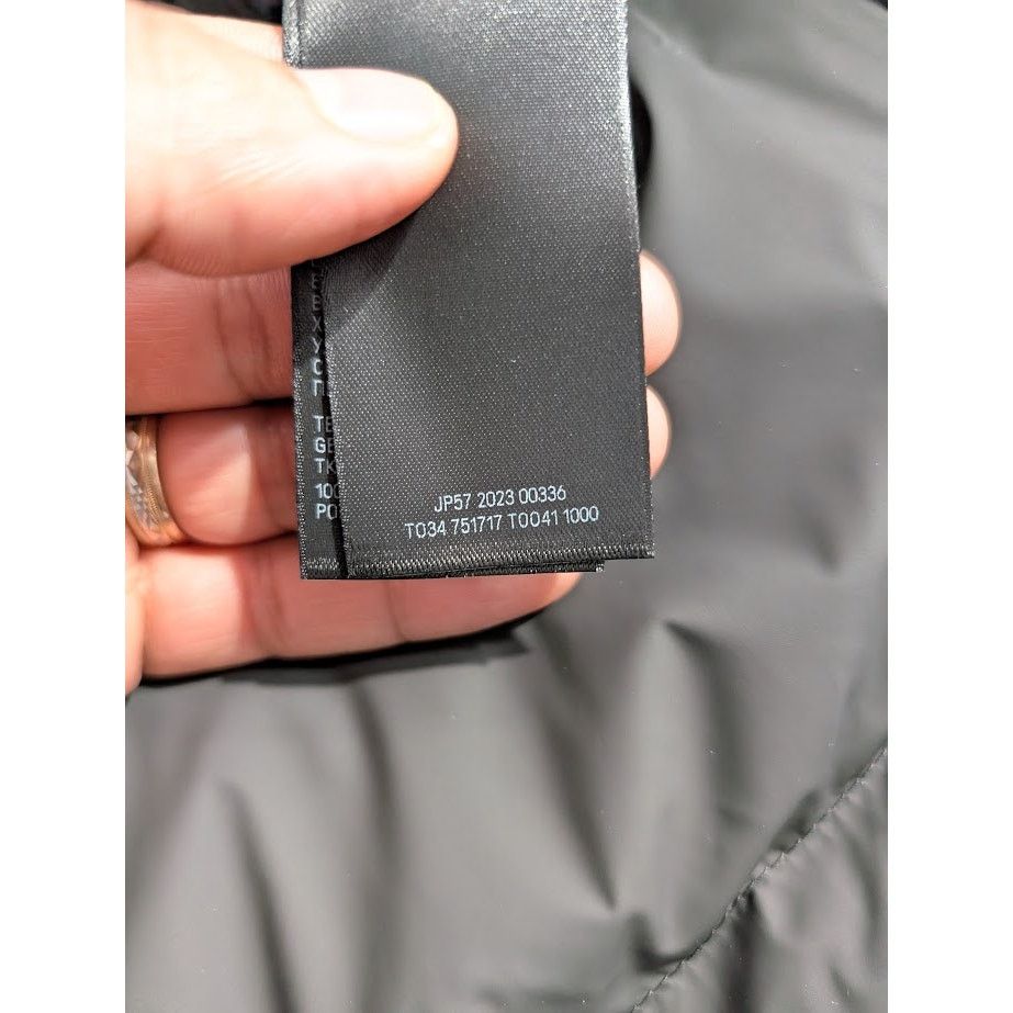 Balenciaga o1rshd1 Wrap Puffer Coated Light Nylon in Black Size US S / EU 44-46 / 1 - 13 Thumbnail
