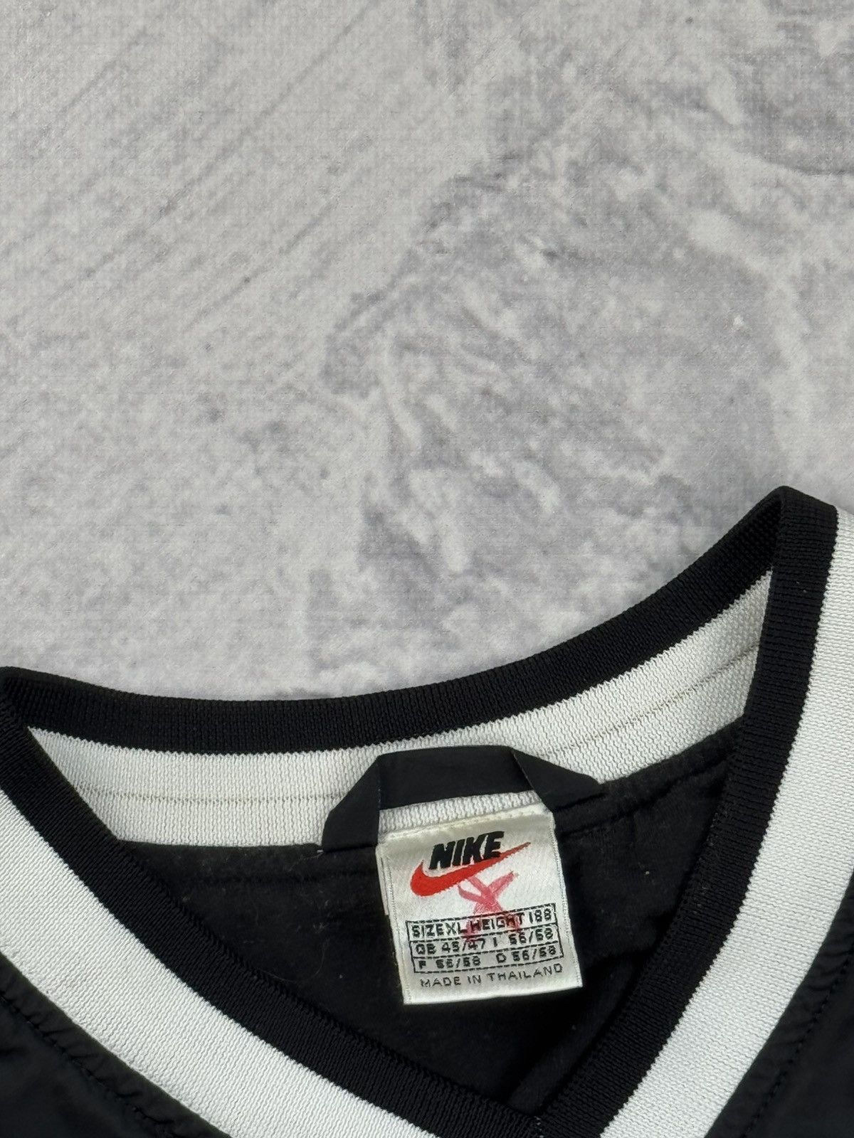 Nike × Vintage NIKE VINTAGE NYLON CENTER LOGO OVERSIZE BOXY SWEATSHIRT Size US XL / EU 56 / 4 - 5 Thumbnail
