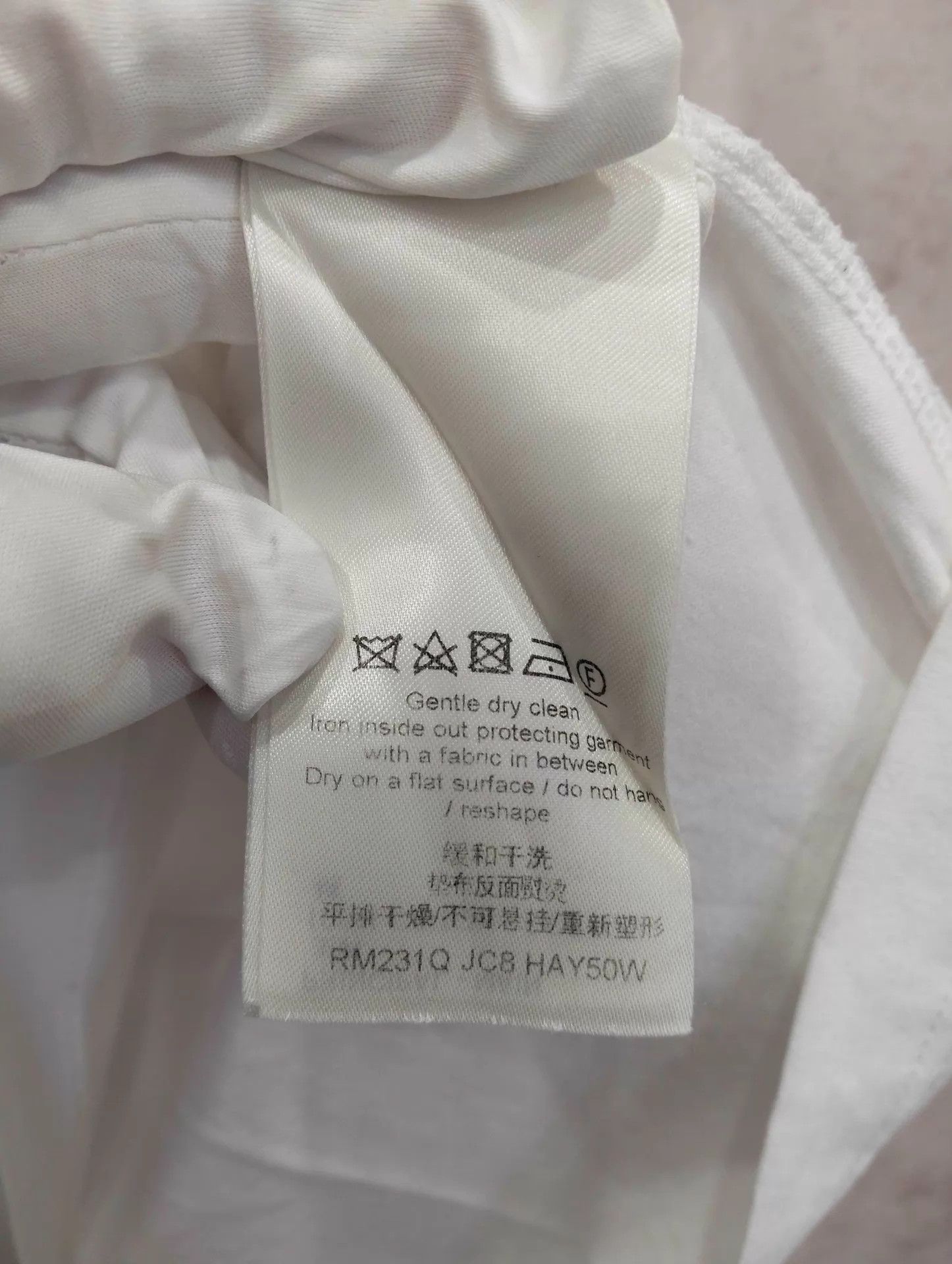 Louis Vuitton LV white chest logo short sleeve M Size US M / EU 48-50 / 2 - 4 Thumbnail
