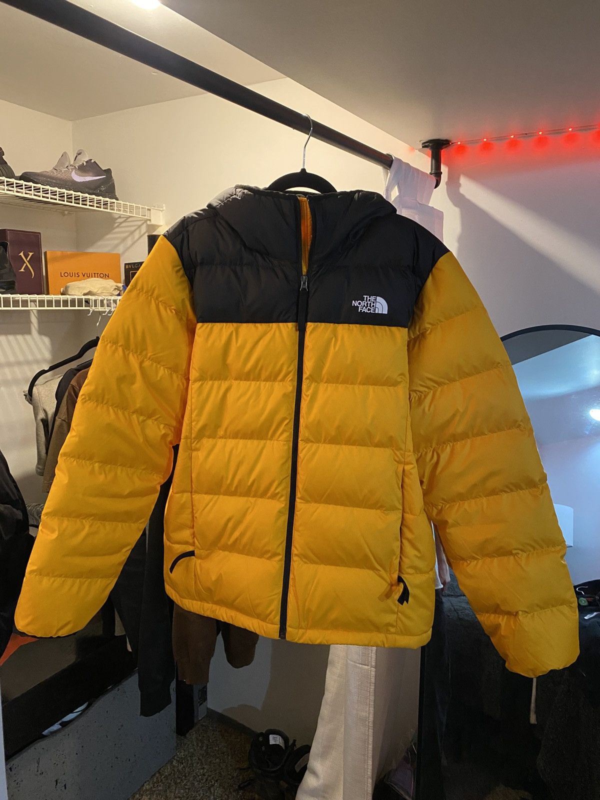 The North Face The North Face Yellow Puffer Jacket Hoodie Size US L / EU 52-54 / 3 - 1 Thumbnail