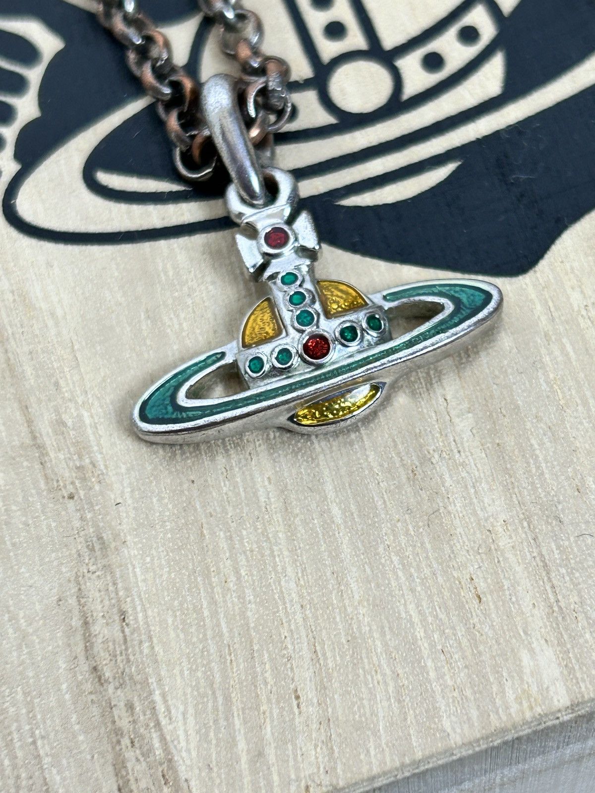 Vivienne Westwood 90s Vintage Vivienne Westwood Bas Relief Enamel Orb Nacklace Size ONE SIZE - 2 Thumbnail