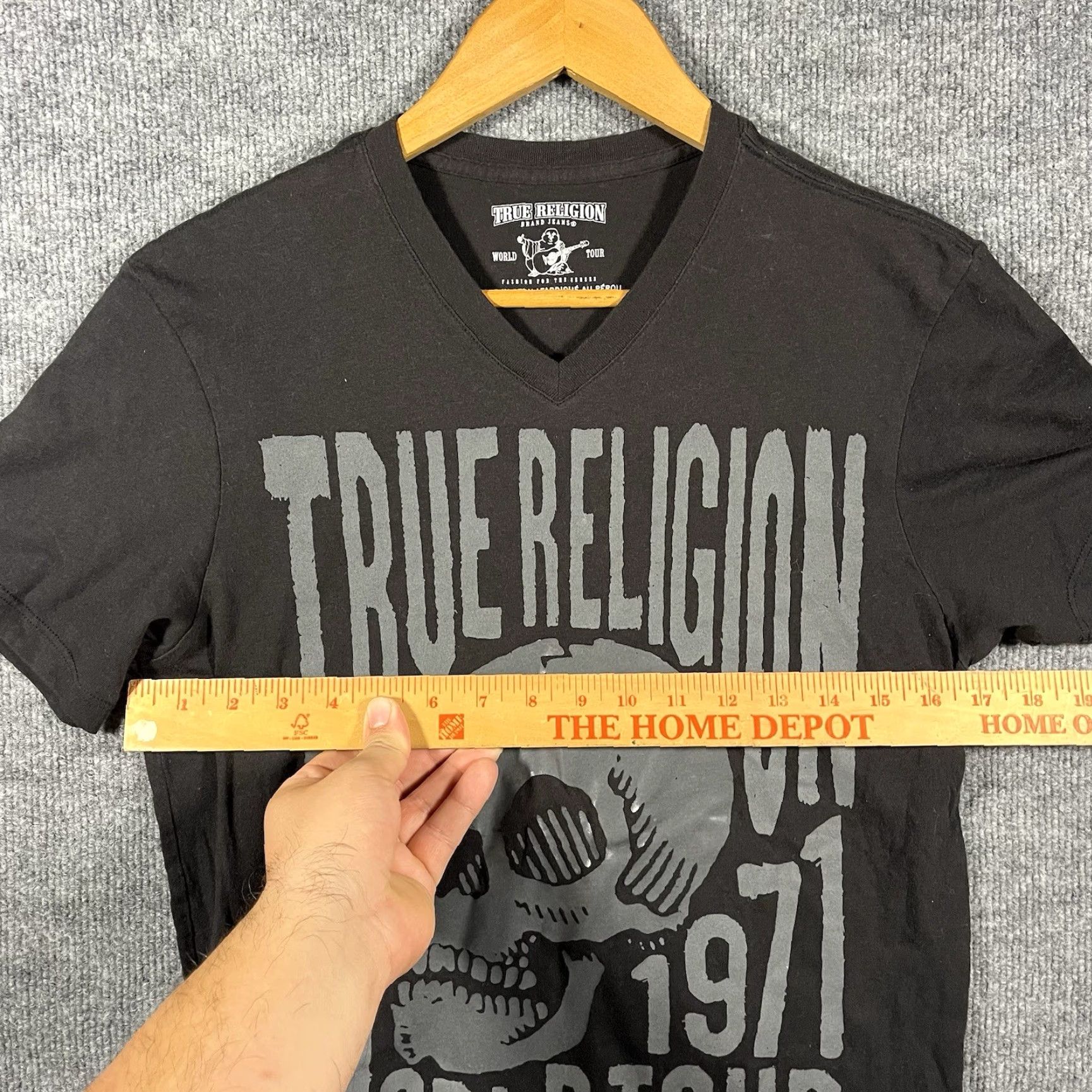 True Religion True Religion Shirt Mens Small Skull Graphic World Your V Neck Black Y2K Vtg Size US S / EU 44-46 / 1 - 4 Thumbnail