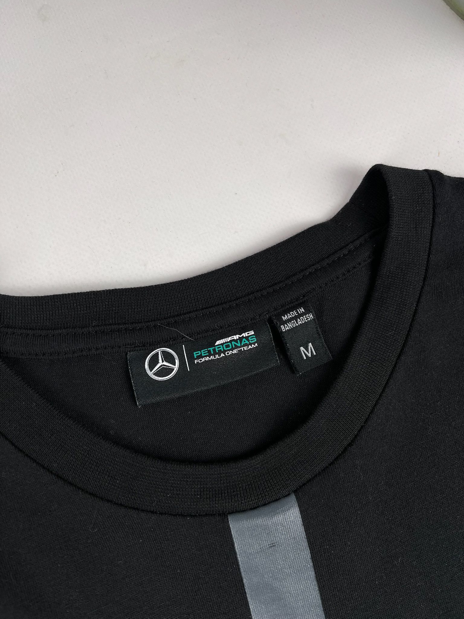 Formula 1 Mercedes AMG Petronas Racing Long Sleeve Size US M / EU 48-50 / 2 - 3 Thumbnail