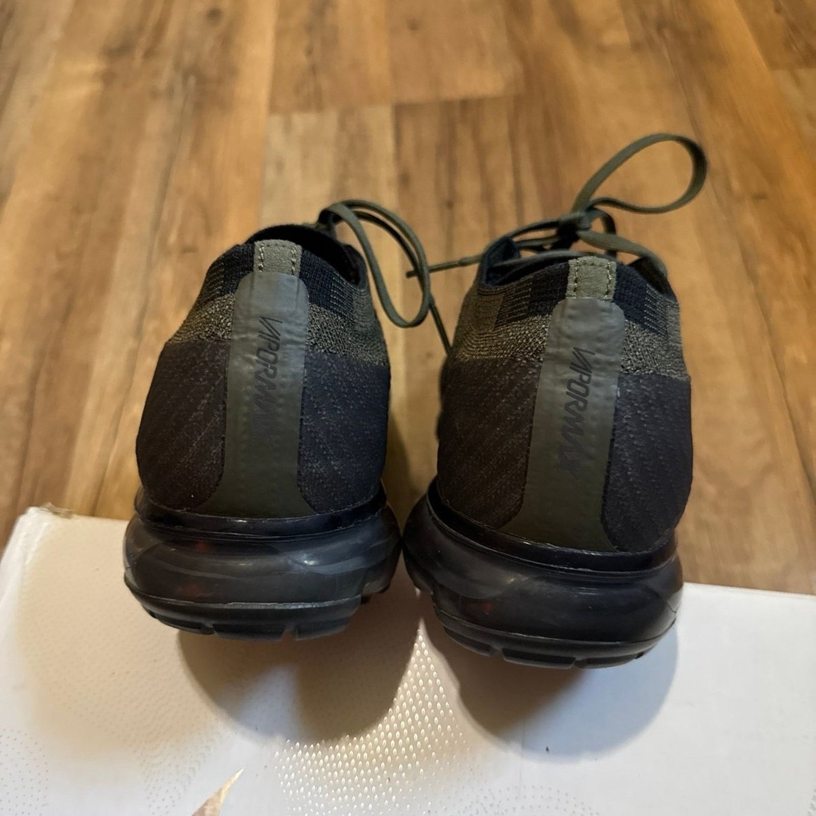 Nike 2017 Nike Air Vapormax Flyknit Cargo Khaki Size US 9.5 / EU 42-43 - 5 Thumbnail