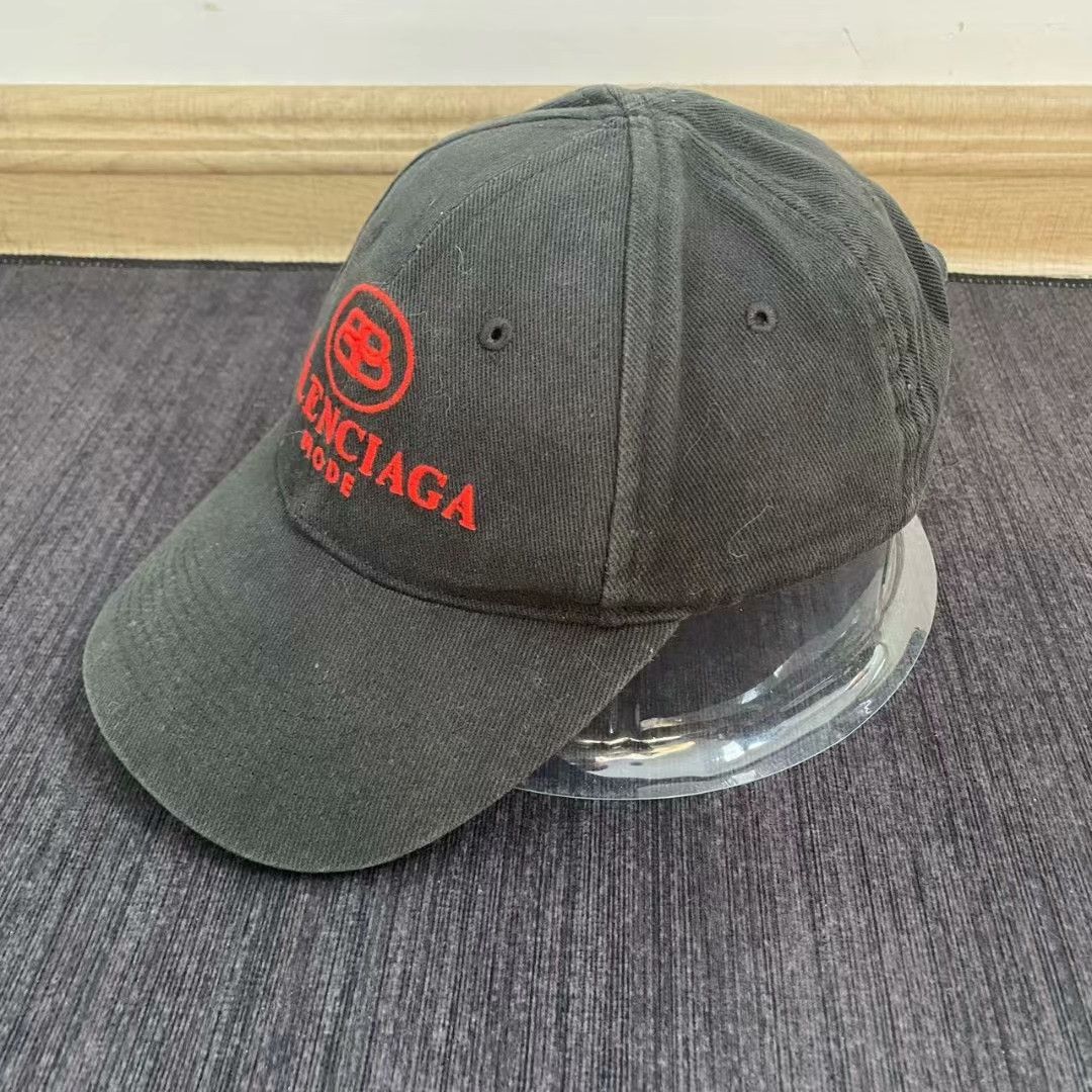 Balenciaga Balenciaga Black and Red Lock Baseball Cap 2501-Nextarrow Size ONE SIZE - 2 Thumbnail