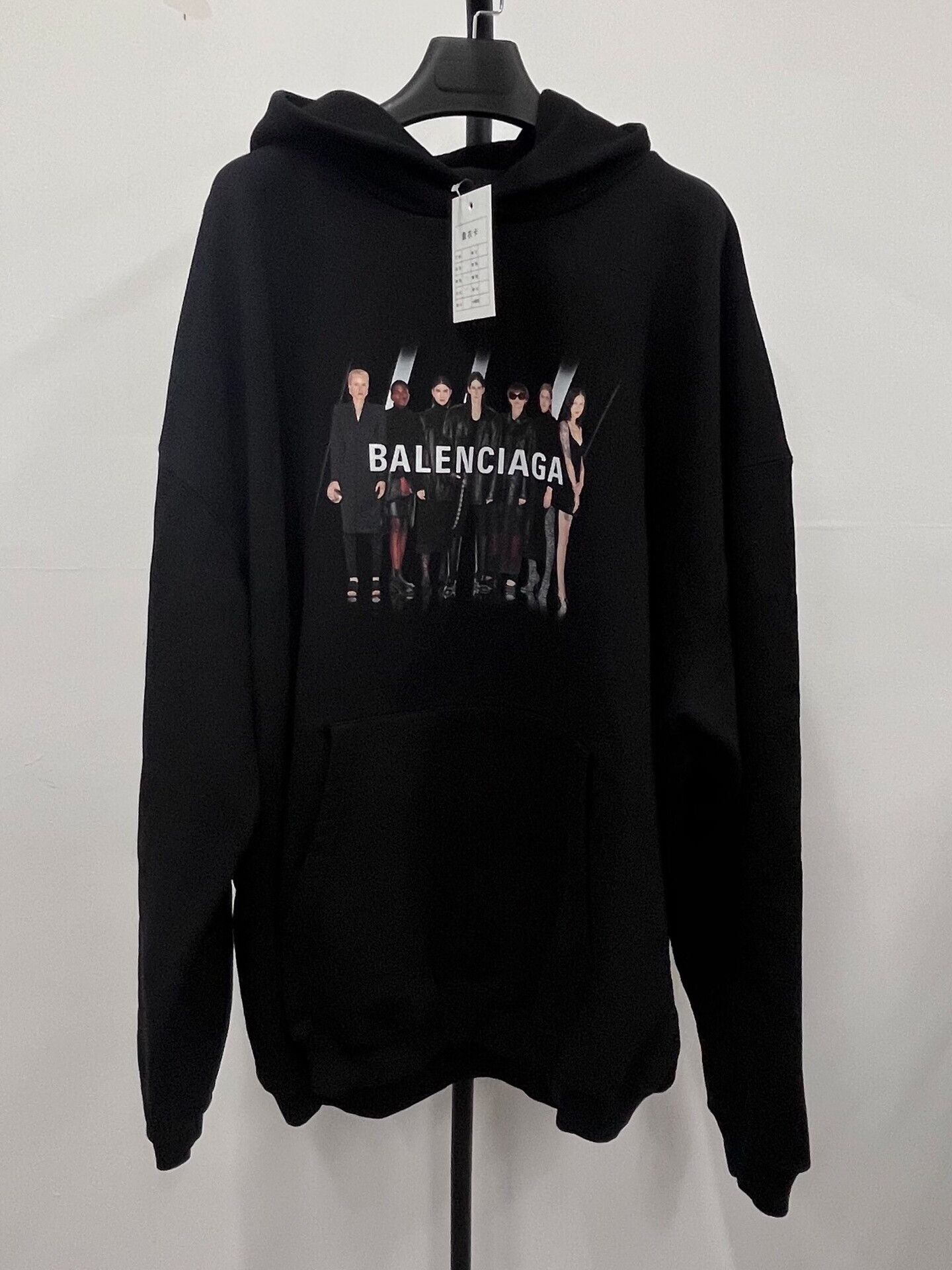 Balenciaga Balenciaga Portrait Logo Hoodie Black S Size US S / EU 44-46 / 1 - 1 Thumbnail