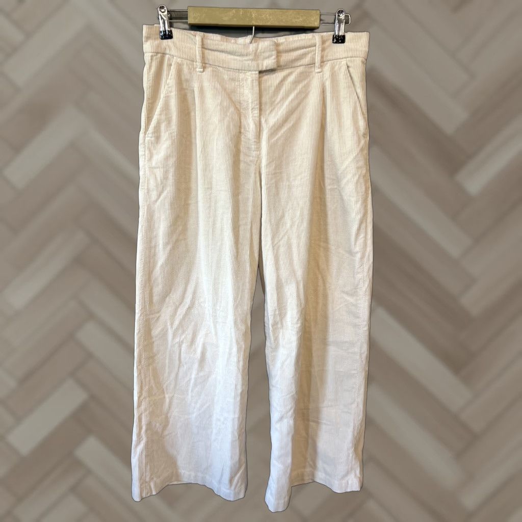 American Eagle Outfitters American Eagle Outfitters Corduroy Pants Womens Size 6 Ivory White Flare Leg Pockets Zipper Button | Classic Fit | Wide Leg | Cotton | Regular? Size 28" / US 6 / IT 42 - 1 Thumbnail