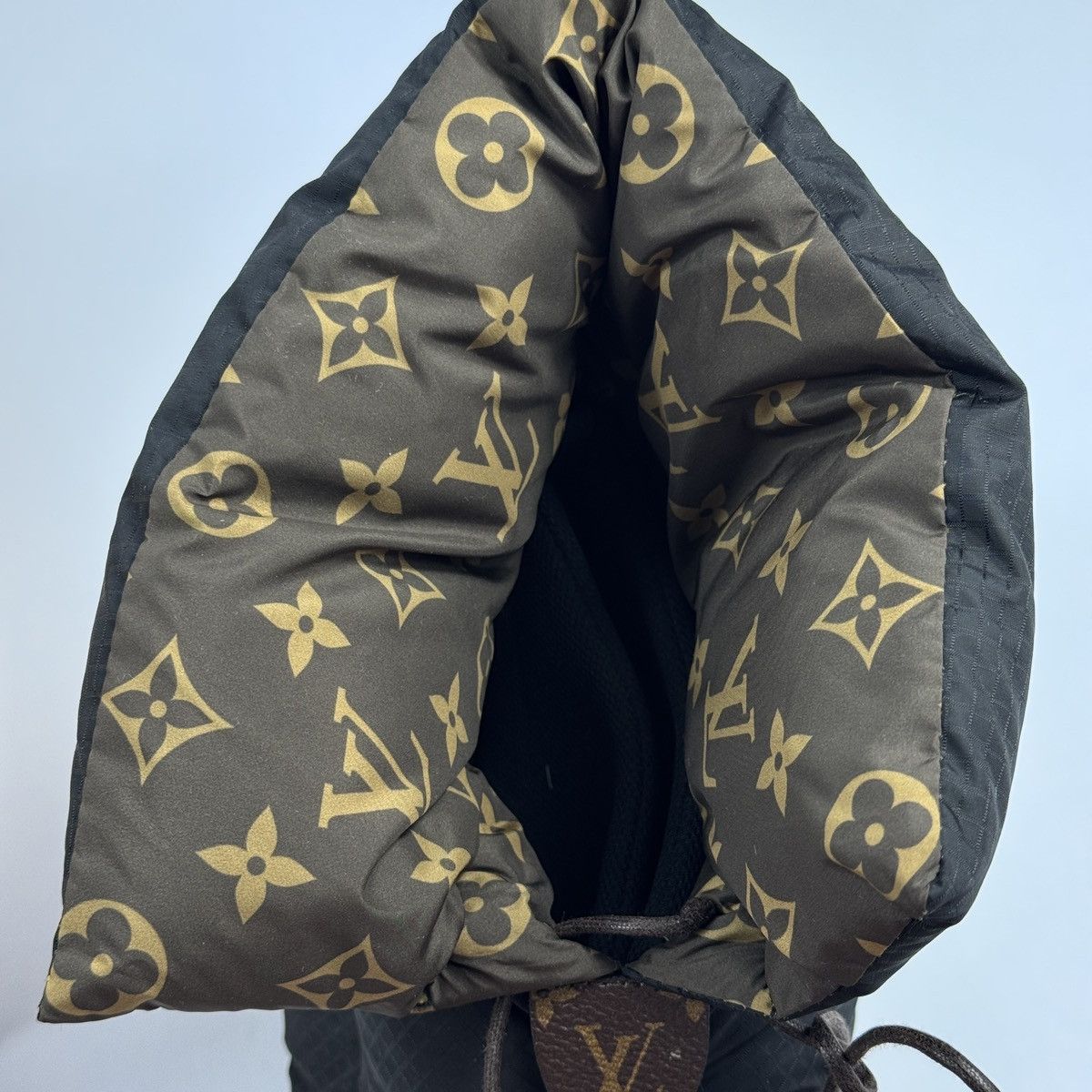 Louis Vuitton PILLOW COMFORT ANKLE BOOTS Size US 9 / EU 42 - 8 Thumbnail