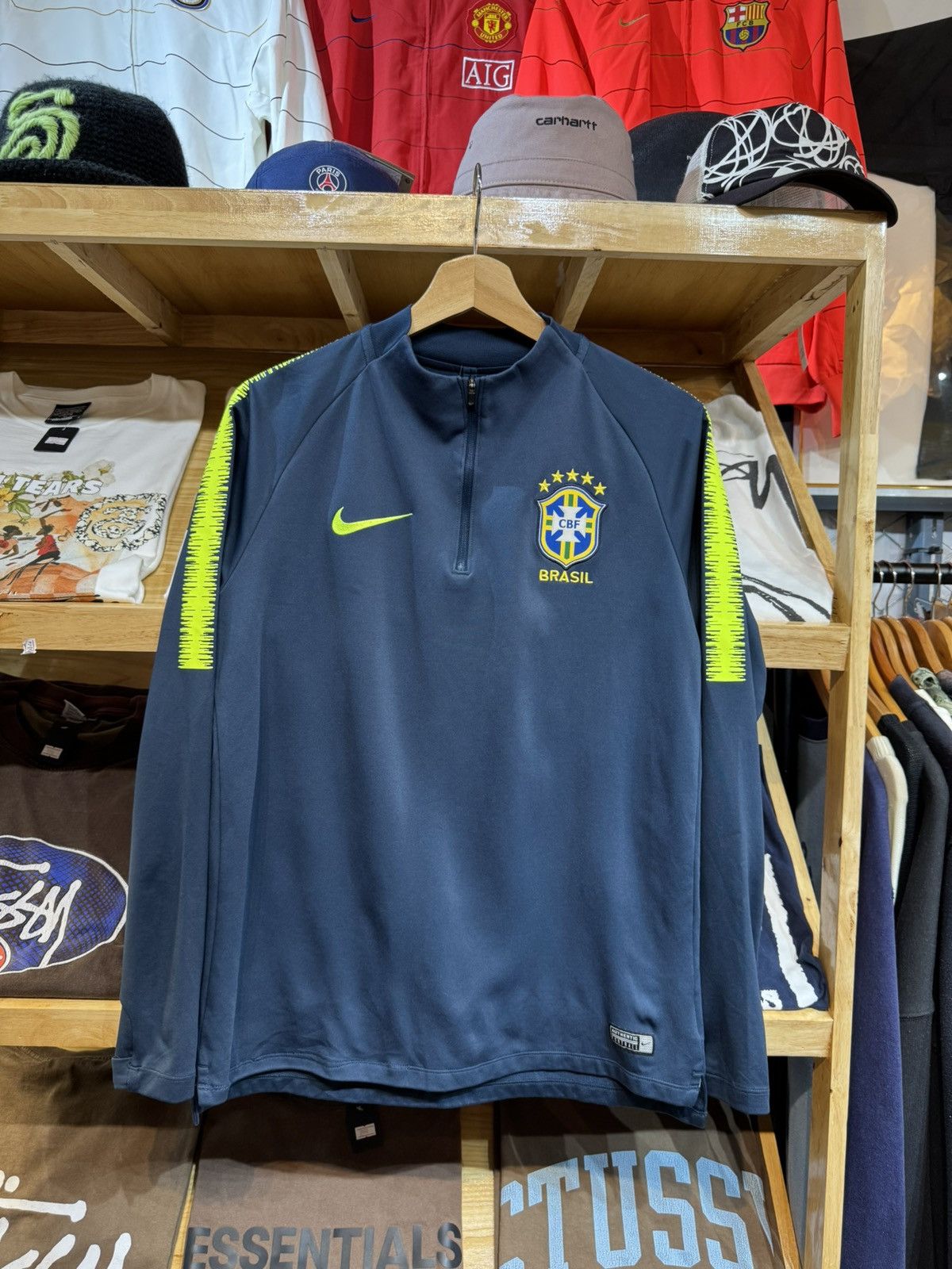Nike Brazil 2017-18 Training Drill Top Size US M / EU 48-50 / 2 - 1 Thumbnail