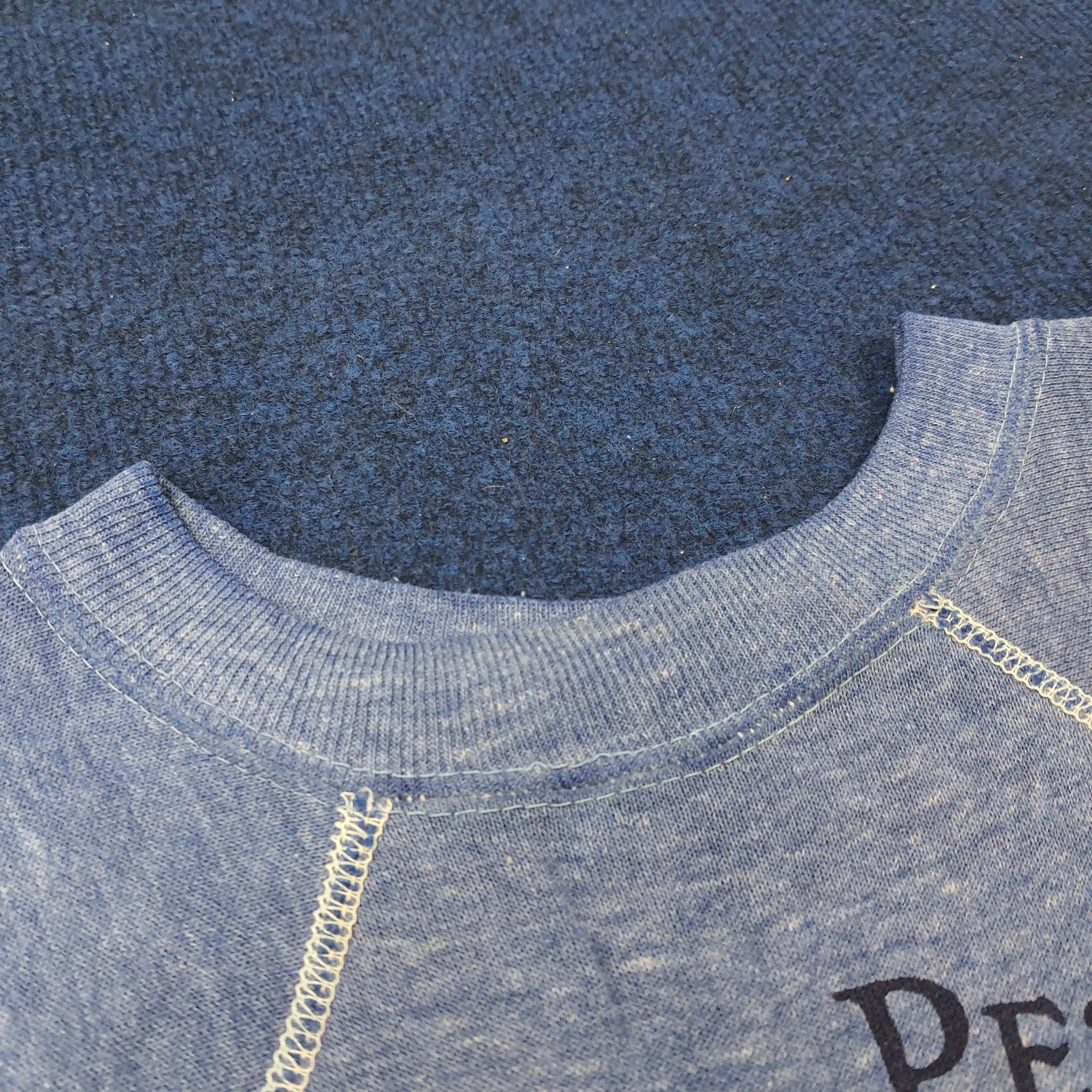 Vintage Vintage The Tale of Peter Rabbit Books Sweatshirts C232N13 Size US S / EU 44-46 / 1 - 4 Thumbnail
