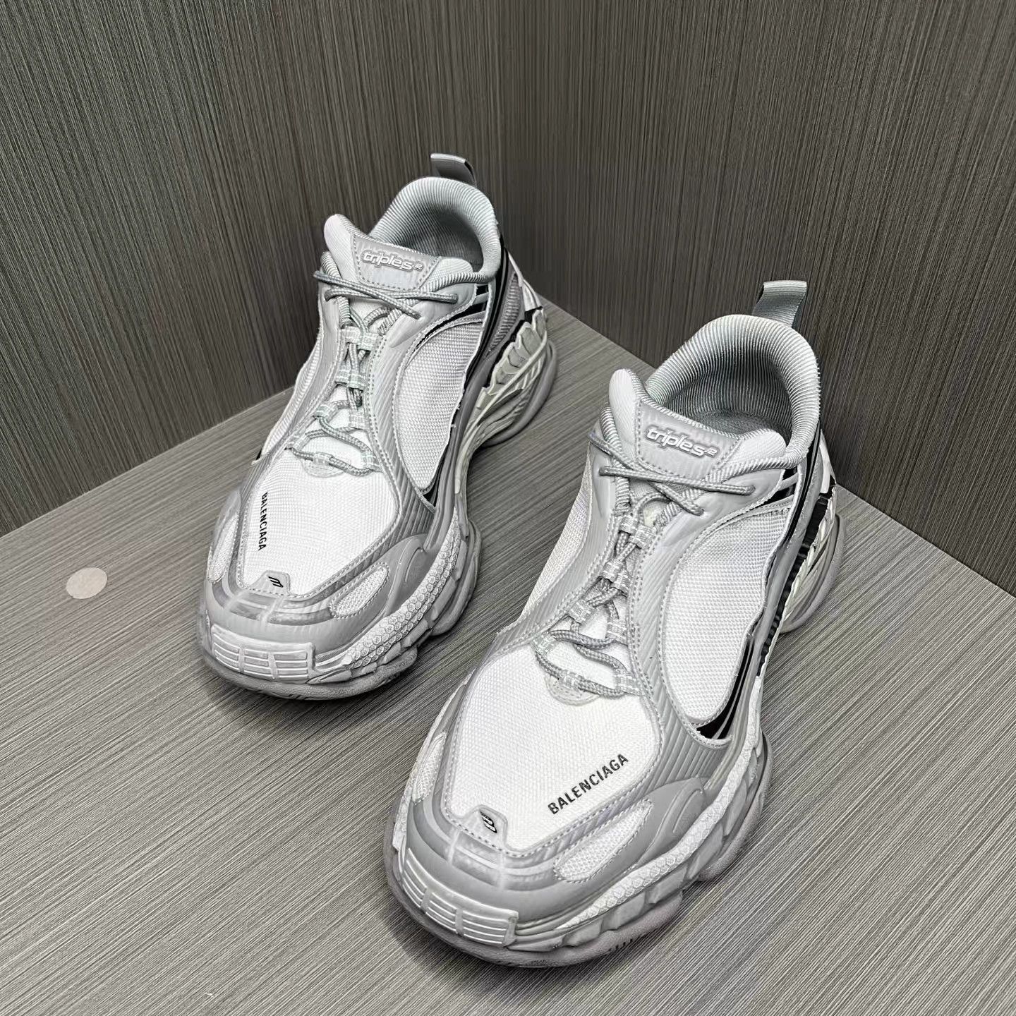 Balenciaga Gray Low-Top Sneakers Size 10 Size US 10 / EU 43 - 1 Thumbnail