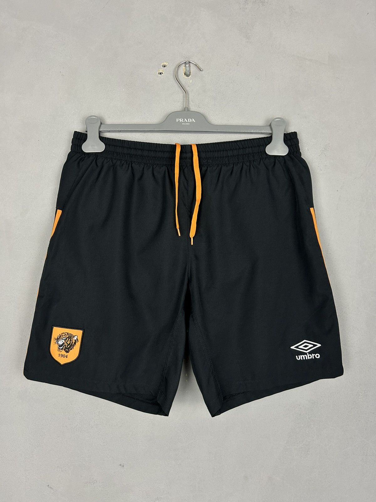 Umbro Umbro Hull City AFC Football Soccer Shorts Black Size L Size US 34 / EU 50 - 1 Thumbnail