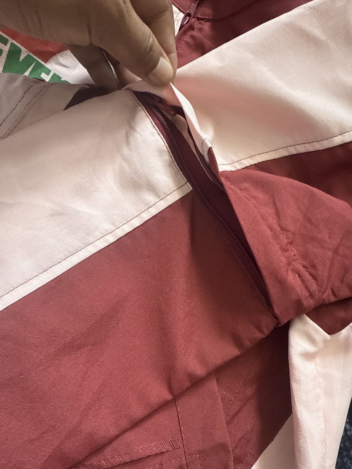 Uniform Studios VINTAGE SEVEN ELEVEN UNIFORM MAROON RAINBOW Size US S / EU 44-46 / 1 - 8 Thumbnail