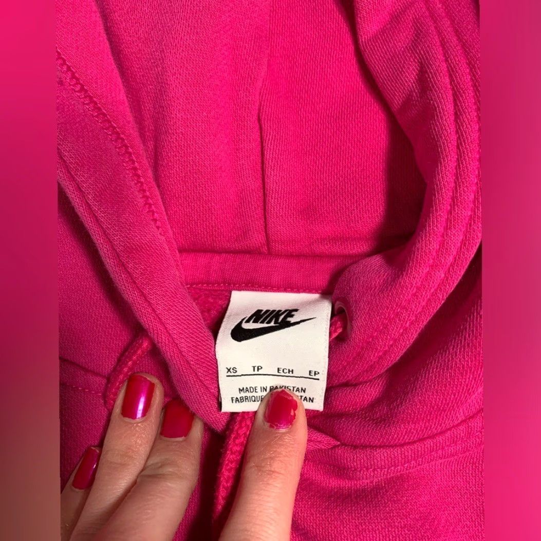 Nike **Nike Hot Pink Women's XS Hoodie** User: **Nike Hot Pink Women's Hoodie XS** Size XS / US 0-2 / IT 36-38 - 3 Thumbnail