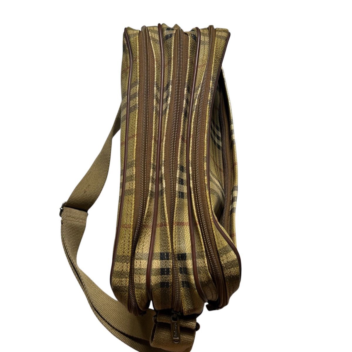 Burberry Vintage Burberrys Leather Shoulder Bag /Crossbody Bag Size ONE SIZE - 9 Thumbnail