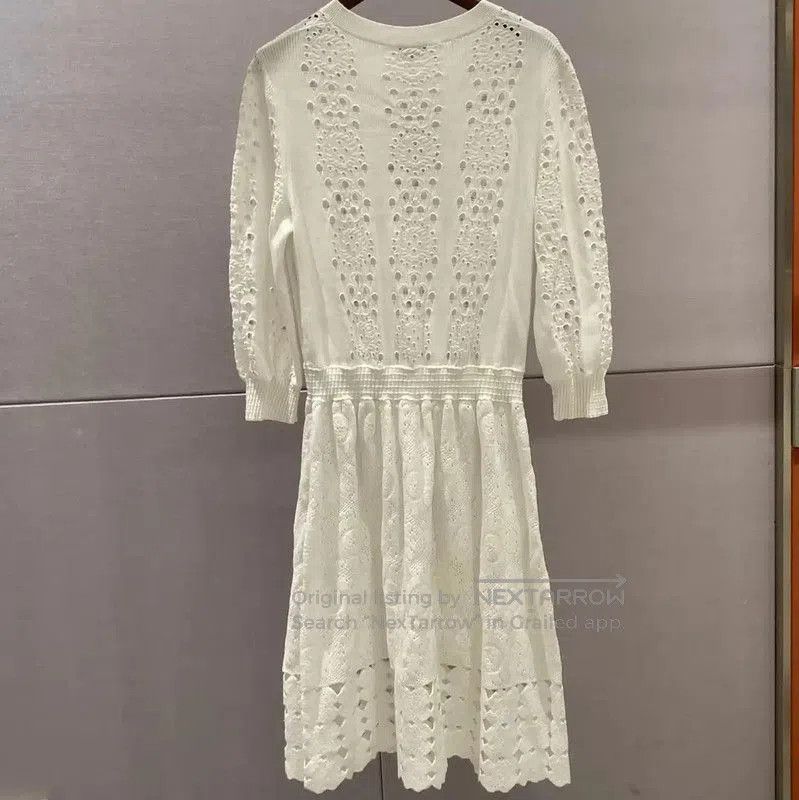 Chanel Chanel White Long Sleeve Knit Dress . Size S / US 4 / IT 40 - 2 Thumbnail