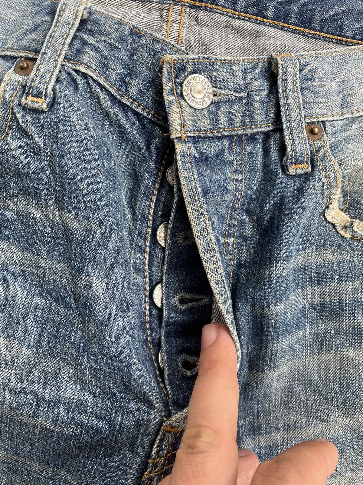 Levi's × Vintage LEVIS 501 VINTAGE JAPAN WELL WORN DENIM PANT Size US 32 / EU 48 - 6 Thumbnail