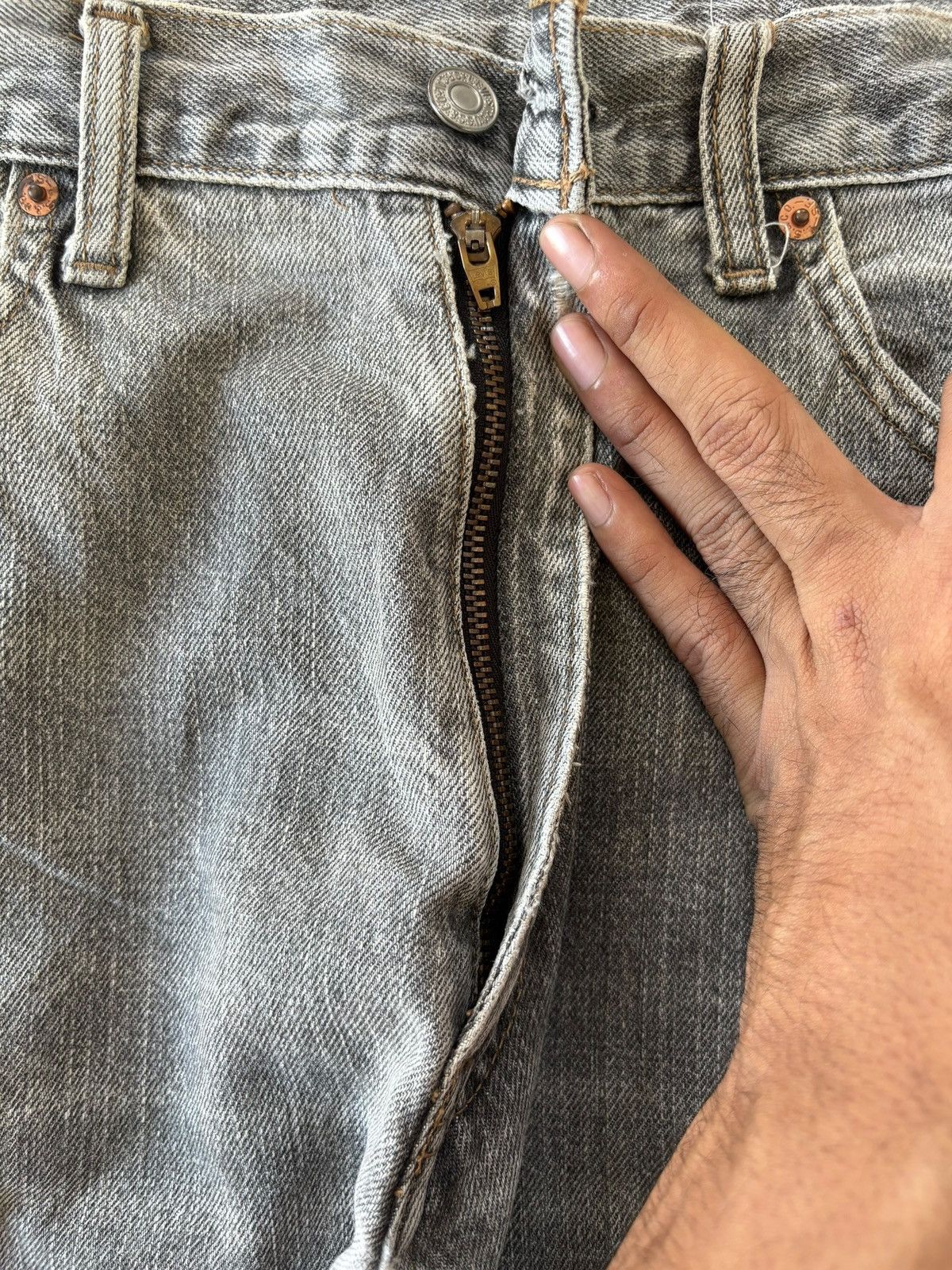 Levi's Vintage 90s Levis 539 Charcoal Wash Baggy Jeans Size US 34 / EU 50 - 3 Thumbnail