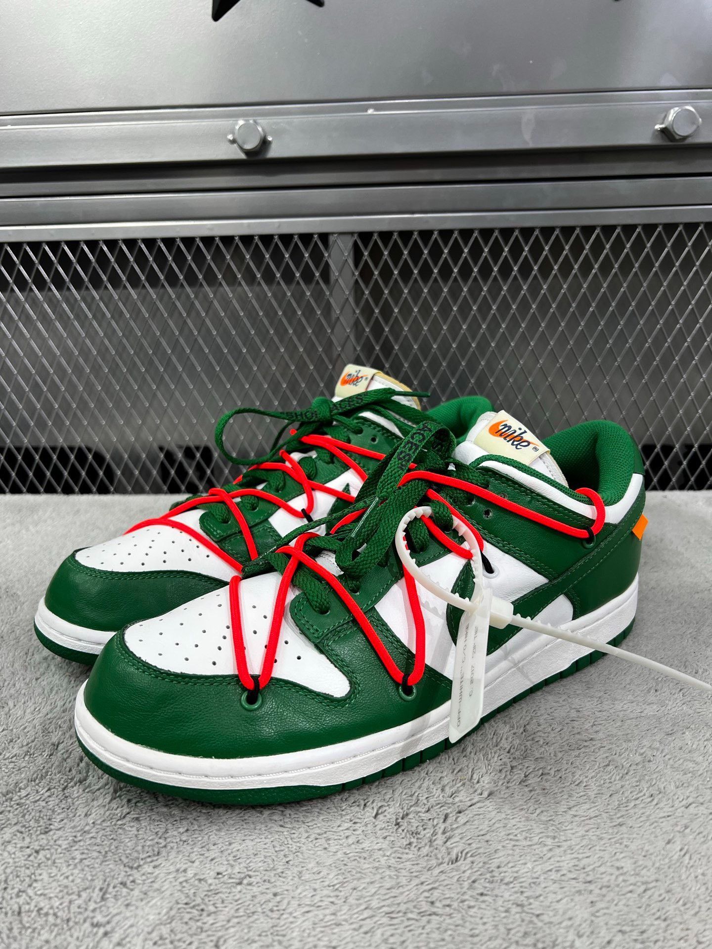 Off-White Off-White Green Lowtop Sneakers 45 Men Size US 11.5 / EU 44-45 - 1 Thumbnail