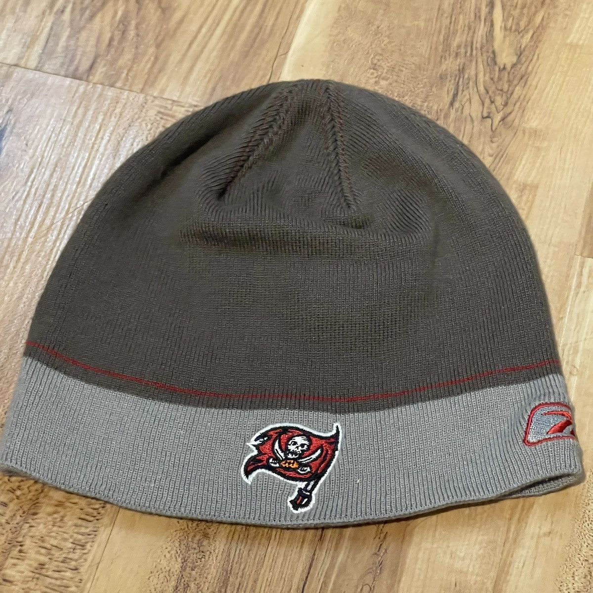 Other Men's Tampa Bay Buccaneers Logo Knit Beanie NFL Size ONE SIZE - 1 Thumbnail