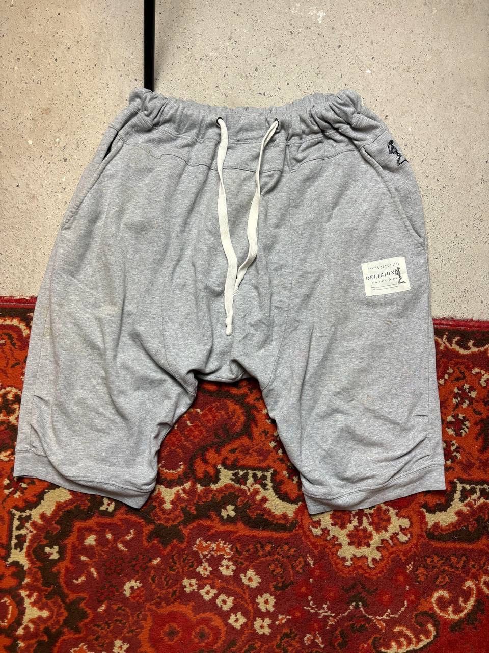 Vintage Vintage Y2K Religion Prisoner DRKS Owns Style Shorts Size US 33 - 1 Thumbnail