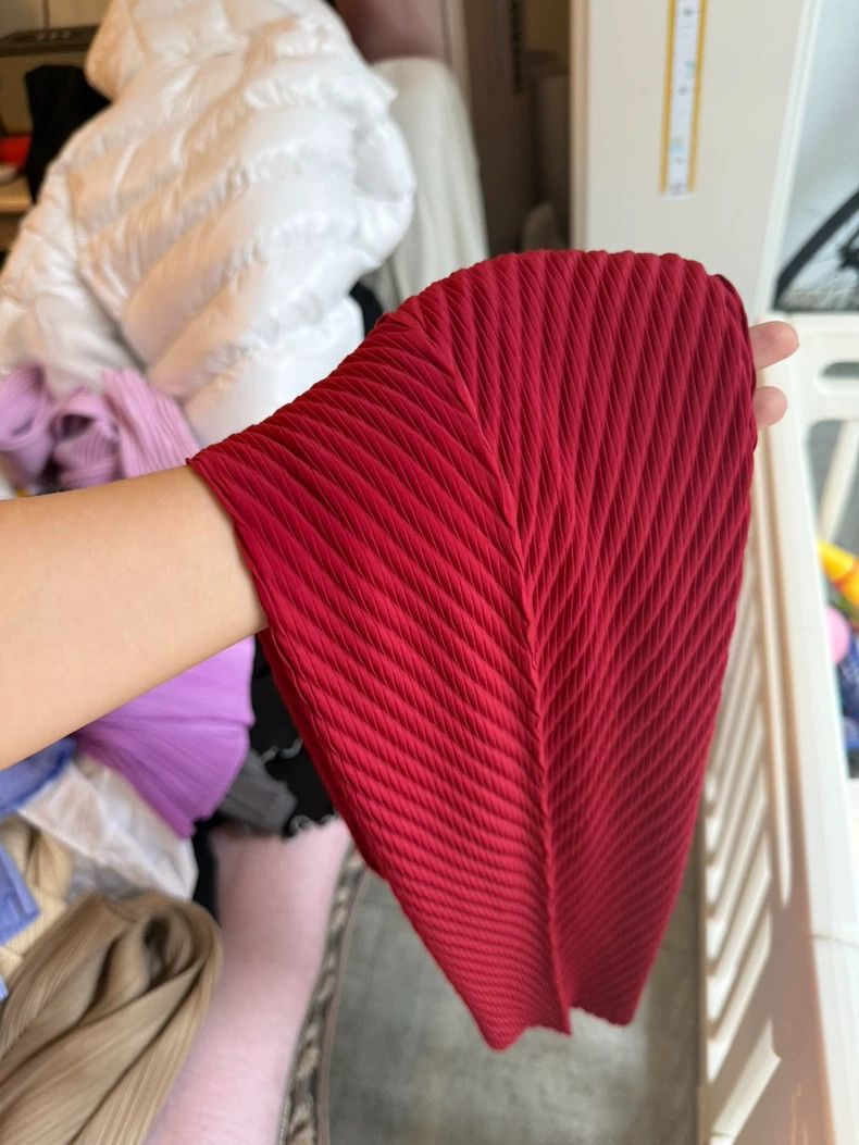 Issey Miyake Issey Miyake size:2 Red main line series small fish scale Size 31" - 6 Thumbnail