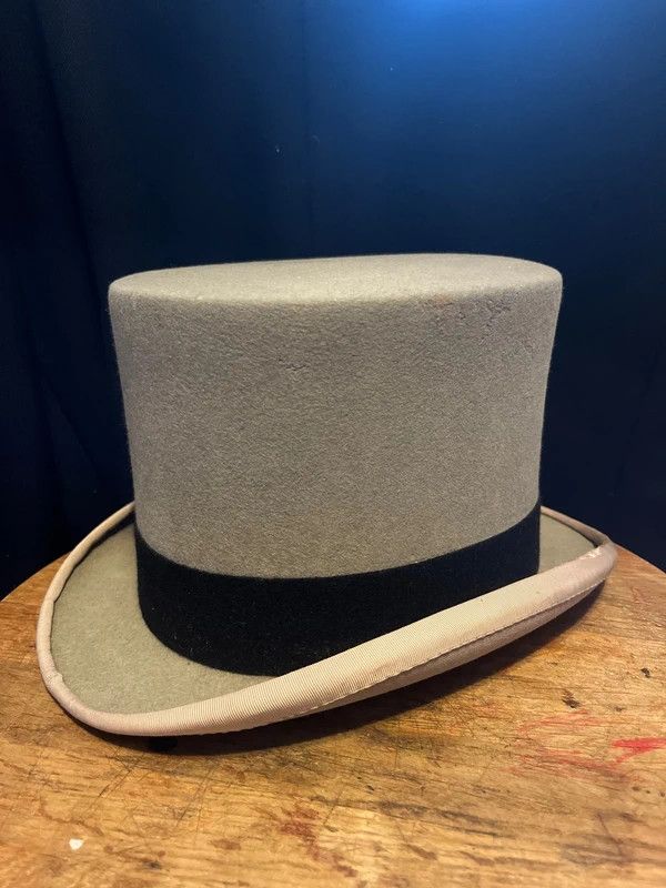 Lock & Co Hatters Lock & Co Hatters St James Street London Grey Top Ha Size 38 - 1 Thumbnail