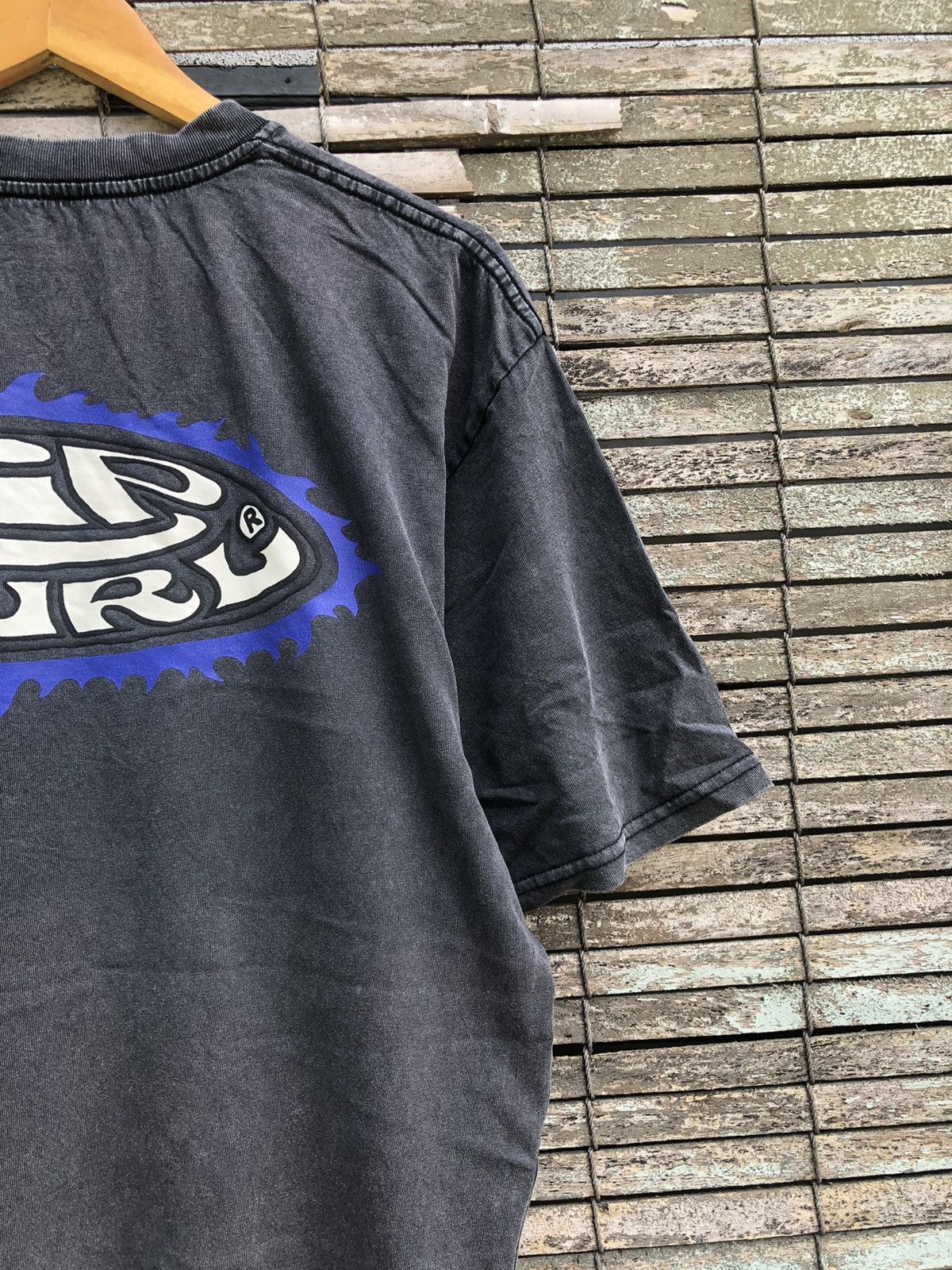 Vintage Crazy Vintage Y2K Sunfaded Rip Curl Centre Logo Backhit Tee Size US L / EU 52-54 / 3 - 12 Thumbnail