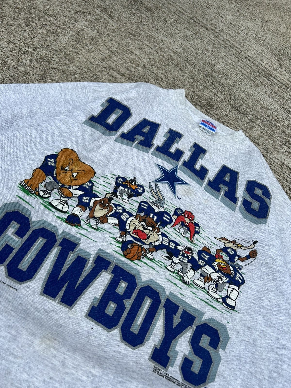 NFL 1992 Dallas cowboys x Looney toons Size US XL / EU 56 / 4 - 2 Thumbnail