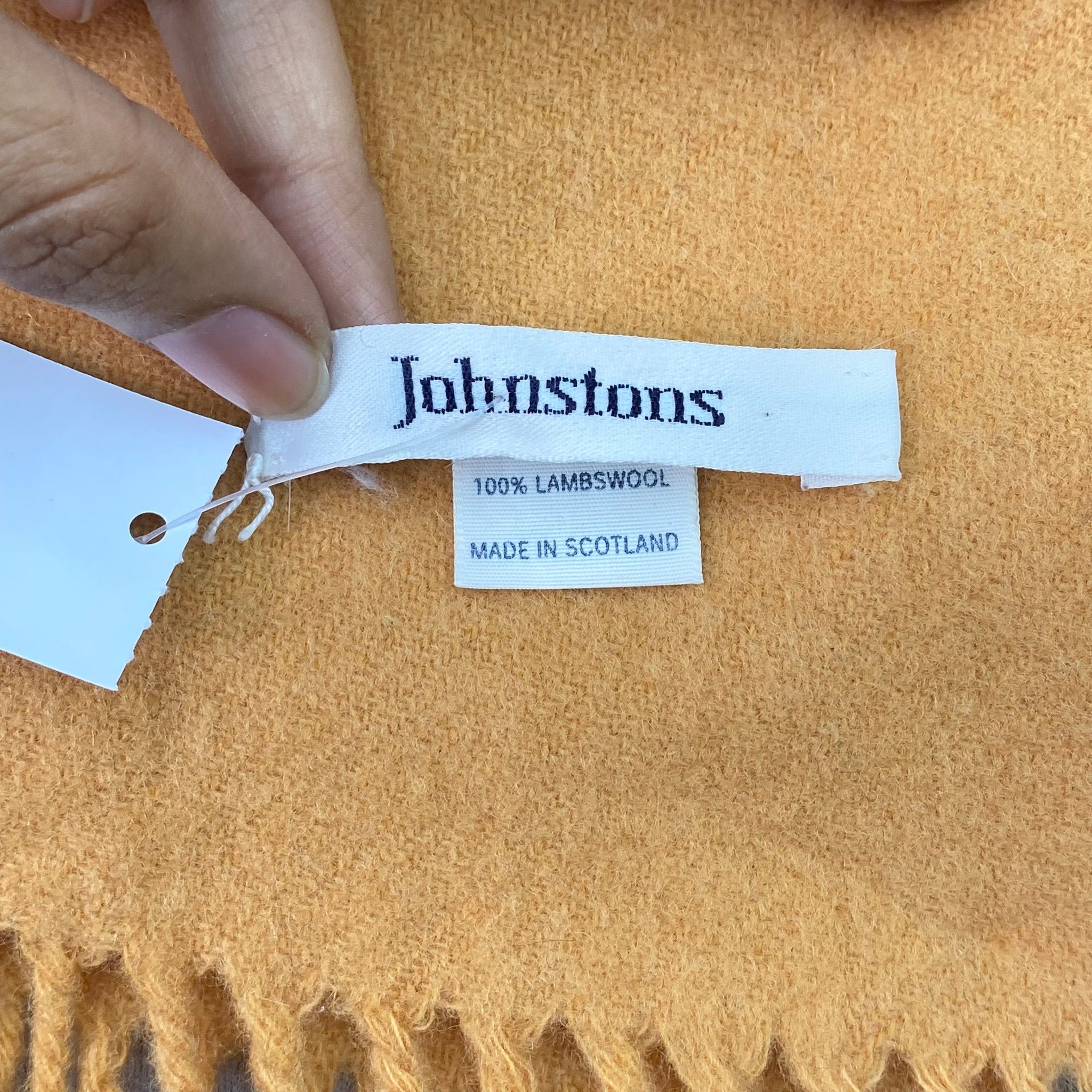 Johnstons Of Elgin Vintage Johnstons Scarf Muffler Wool Winter Fringe Scarves Size ONE SIZE - 4 Thumbnail