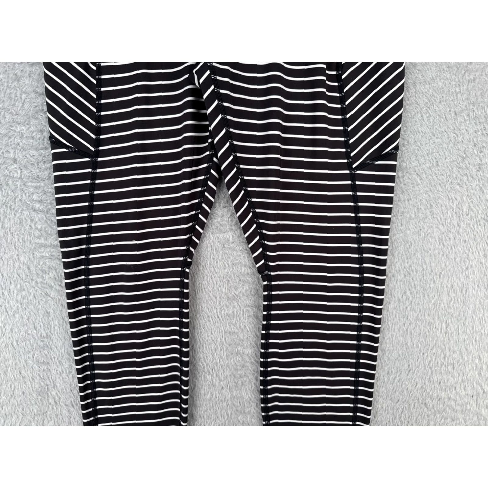Athleta Athleta Pants Womens Extra Large Black White Contender 7/8 Tight Powerlift Read Size 40" / US 18 - 4 Thumbnail