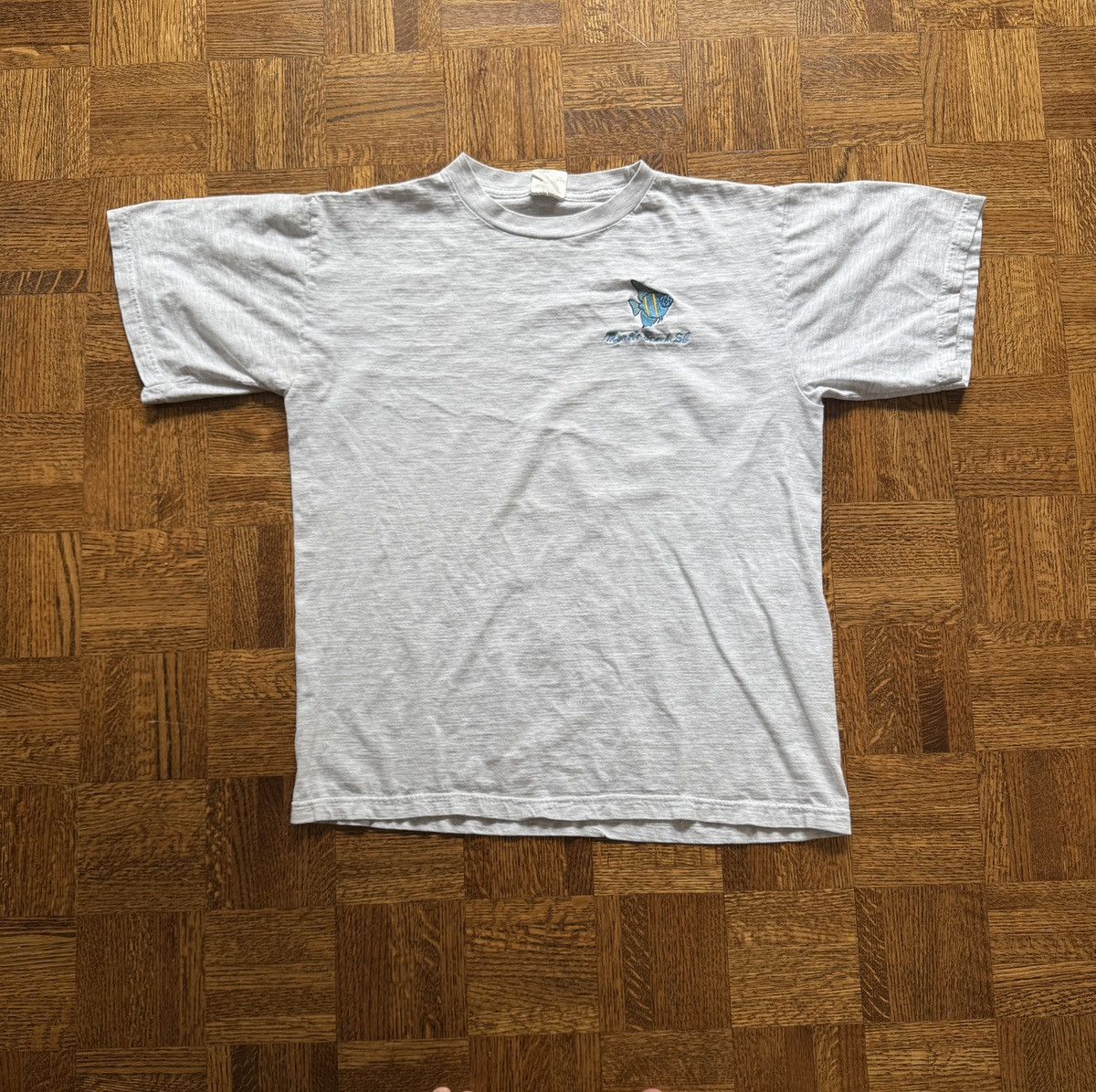 Other Vintage 90s Myrtle Beach South Carolina Fish Embroidered Tee Size US L / EU 52-54 / 3 - 1 Thumbnail