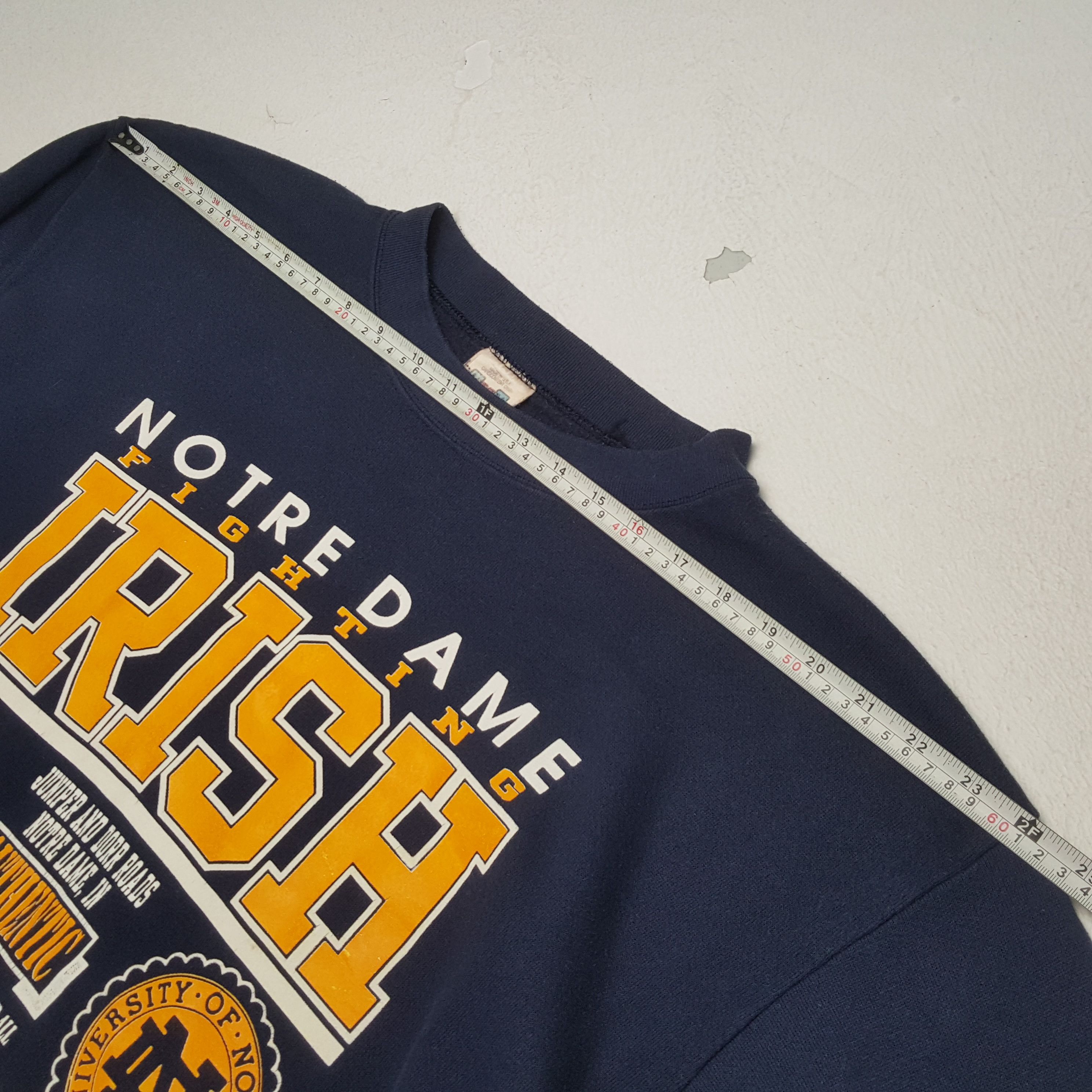 NFL × Vintage NOTRE DAME IRISH NFL Football Team Vintage Sweatshirt Size US XXL / EU 58 / 5 - 4 Thumbnail