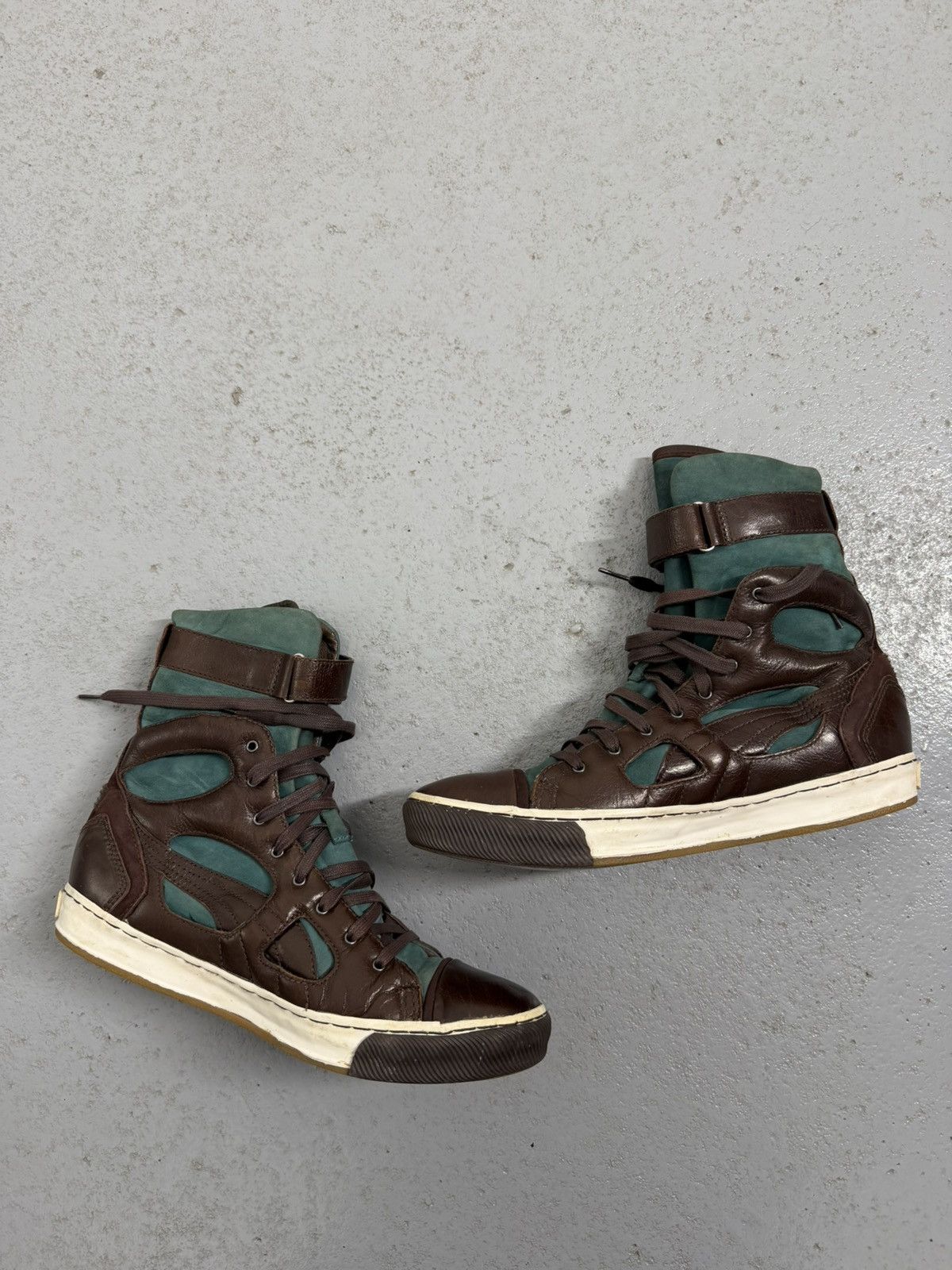 Alexander McQueen × Puma Vintage 00s Puma x Alexander McQueen Leather Sneakers Size US 8 / EU 41 - 5 Thumbnail