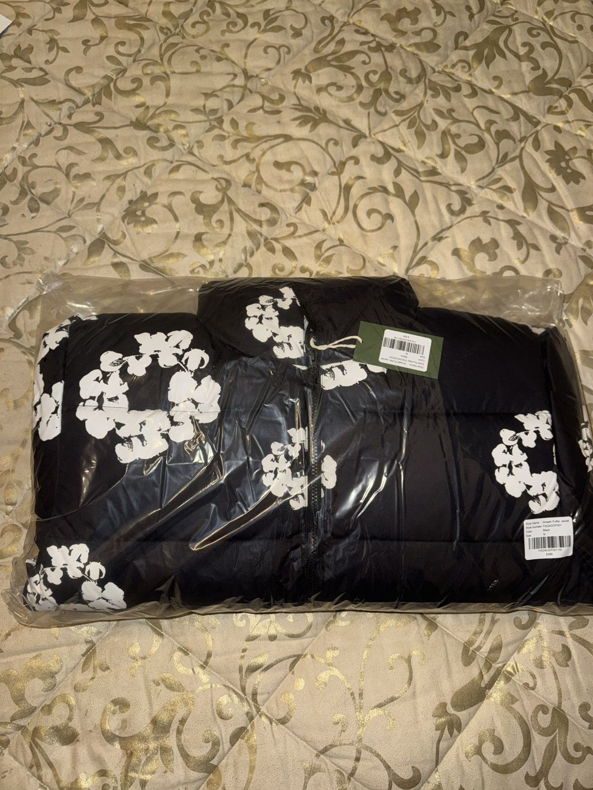 DENIM TEARS DENIM TEARS Wreath Puffer Jacket Black - M Size US M / EU 48-50 / 2 - 2 Thumbnail