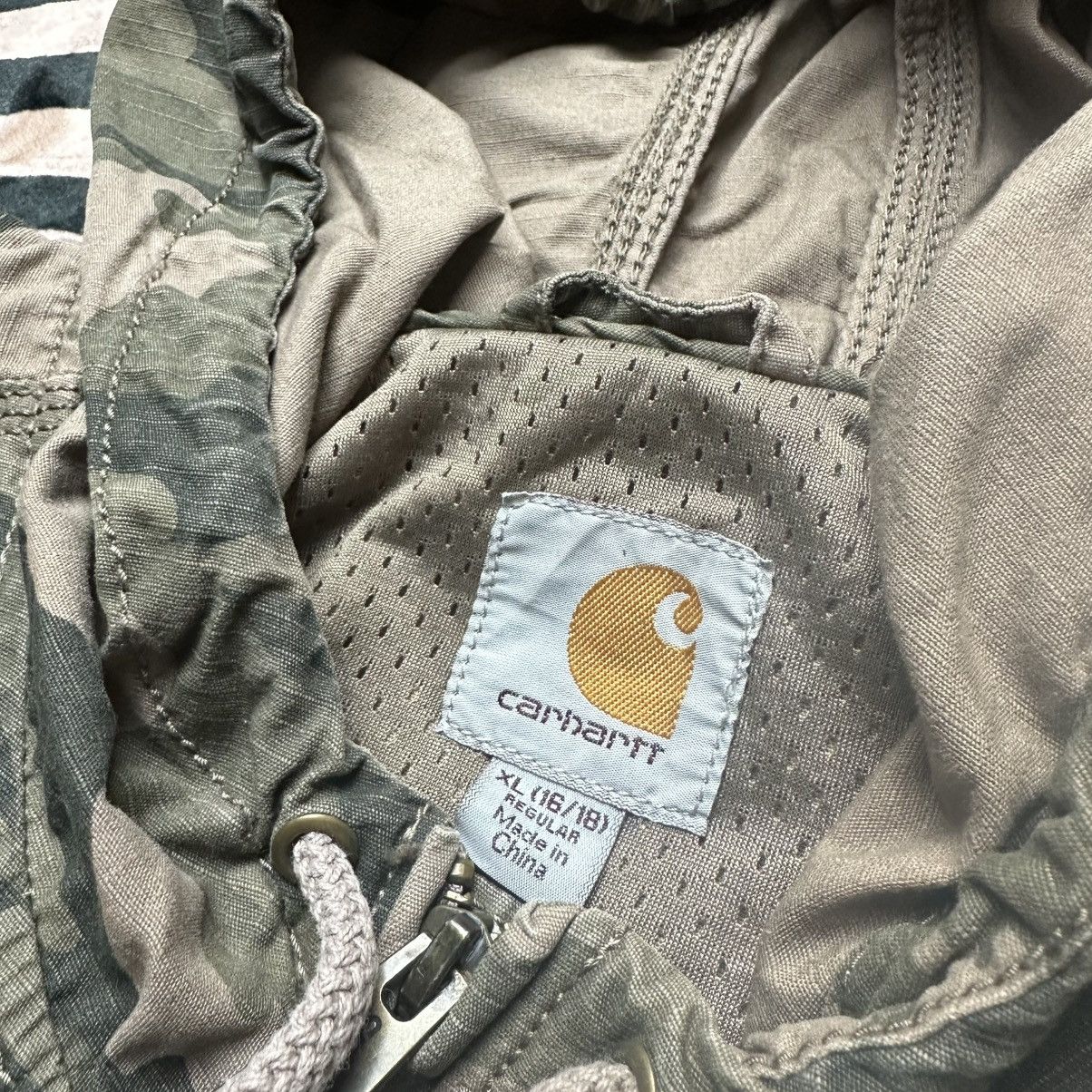 Carhartt Vintage Camouflage Carhartt Hooded Jacket Size US XL / EU 56 / 4 - 6 Thumbnail