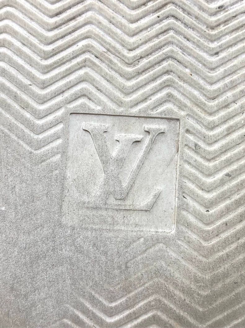 Louis Vuitton Louis Vuitton Casual shoes and sports shoes with silver an Size US 9 / EU 42 - 7 Thumbnail