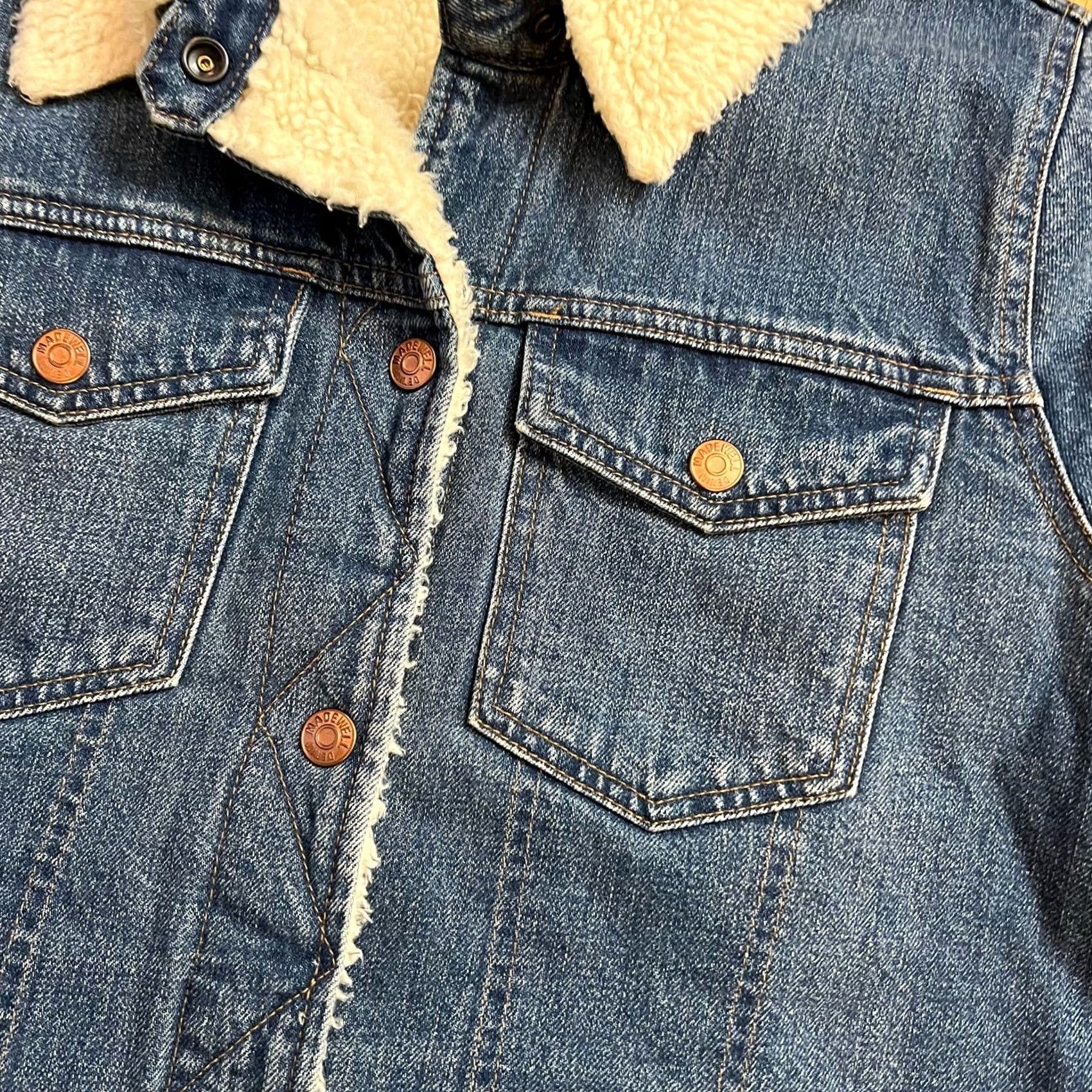 Madewell Madewell Jean Jacket Womens Medium Sherpa Lined Denim Snap Oversized Trucker Jacket Women M Blue Bomber Style Size 32" / US 10 / IT 46 - 2 Thumbnail