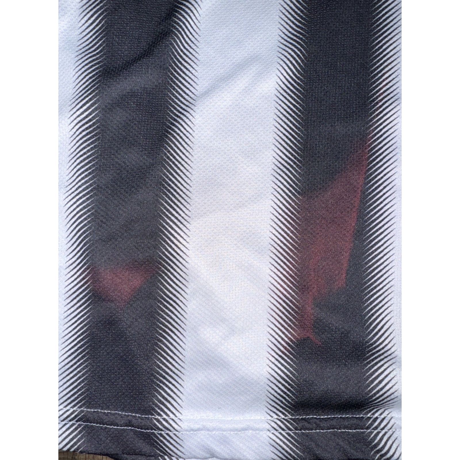 Vintage Juventus FC Jersey Men L Black Striped Soccer Casual Activewear 20x30 Size US L / EU 52-54 / 3 - 3 Thumbnail