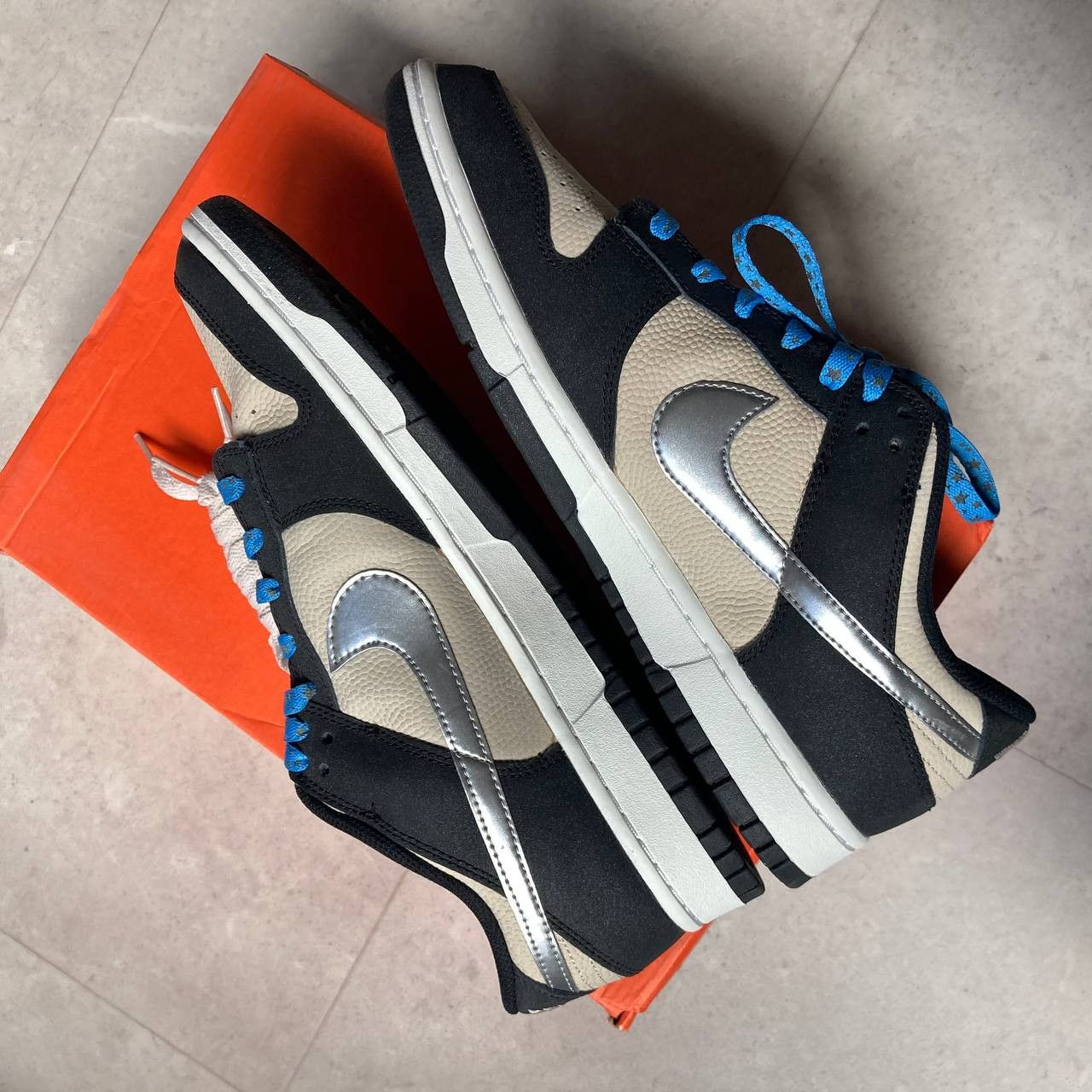 Nike Nike Dunk Low Starry Laces DZ4712-001 Size US 10.5 / EU 43-44 - 2 Thumbnail