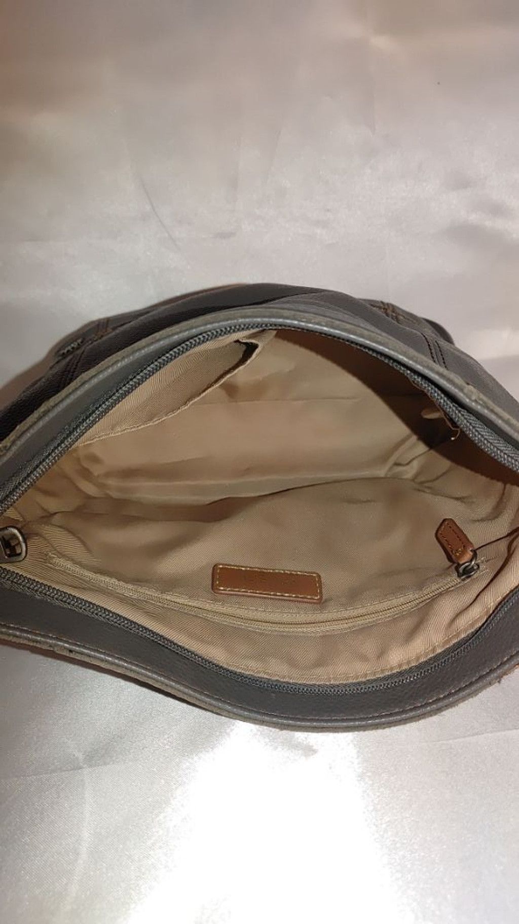 The Sak The Sak De Young Leather Hobo Bag on Slate Size ONE SIZE - 9 Thumbnail