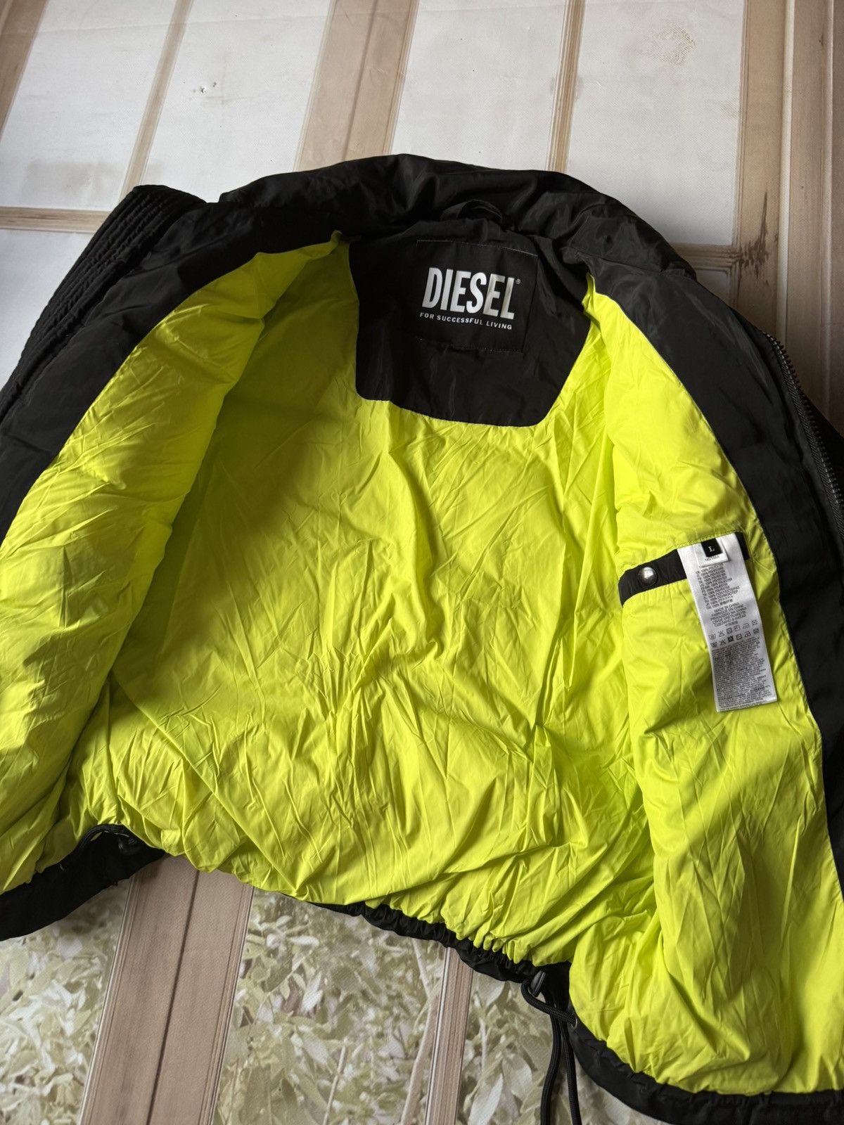 Diesel Vintage Diesel Black Puffer Jacket – Minimal Logo – Y2K Size US L / EU 52-54 / 3 - 10 Thumbnail