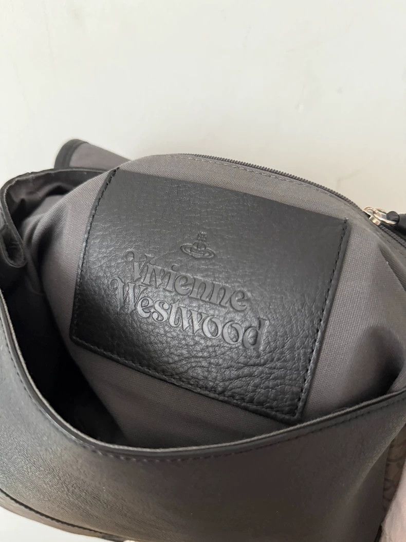 Vivienne Westwood Vivienne Westwood Classic green relief Saturn embossed bac Size ONE SIZE - 9 Thumbnail