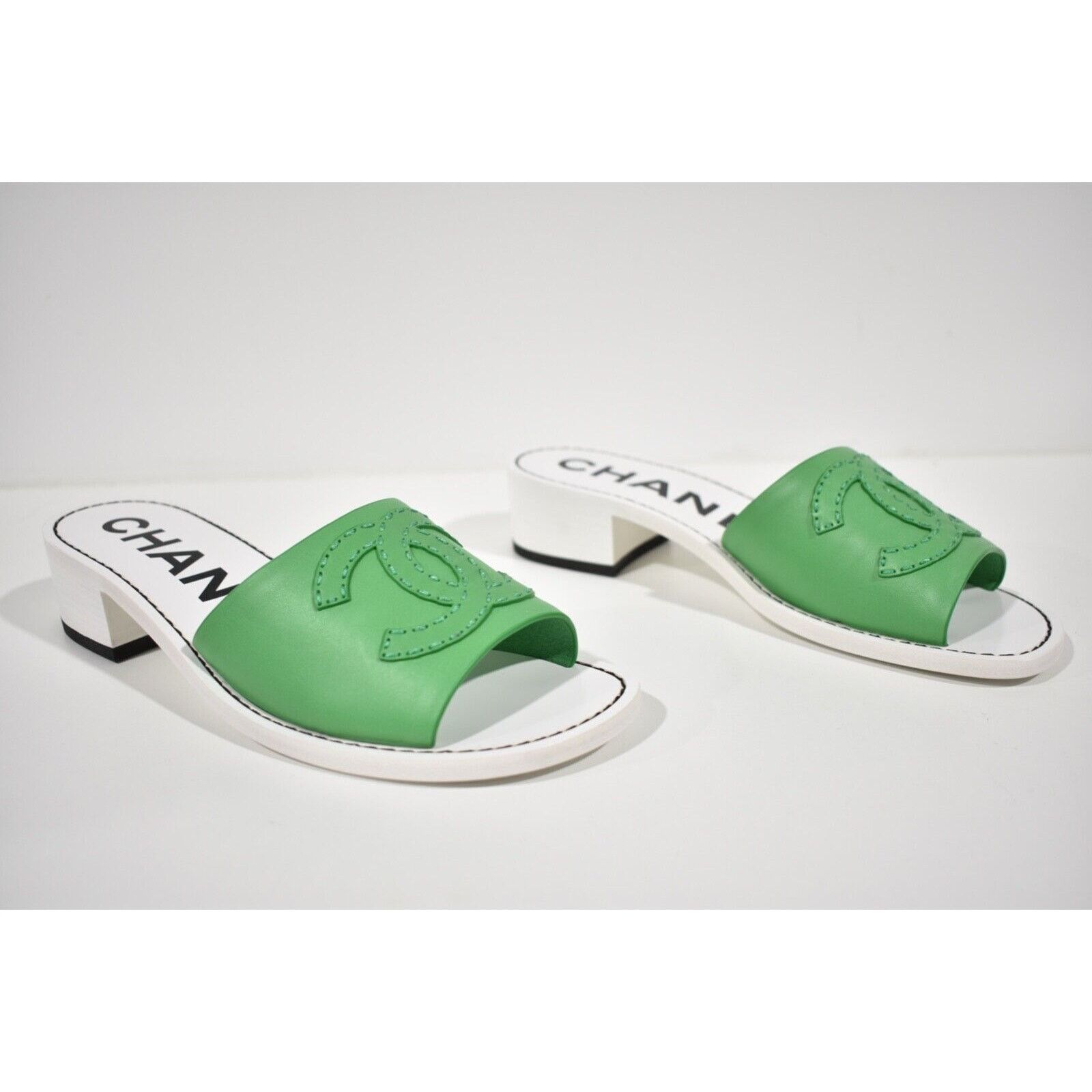 Chanel Chanel 22S Green Calfskin Leather White CC Logo Mules Size US 7 / IT 37 - 2 Thumbnail